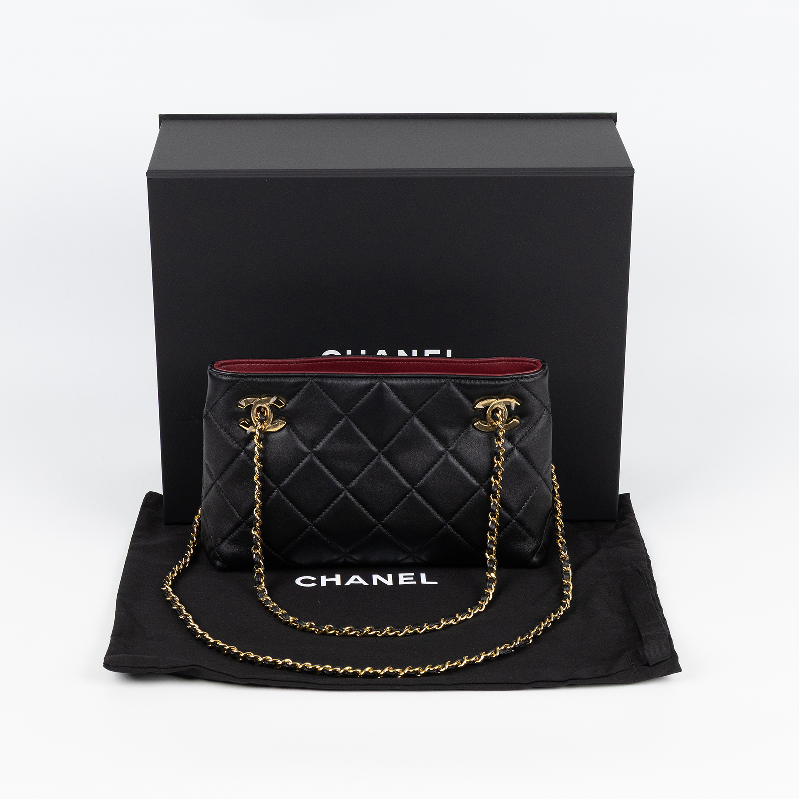香奈兒 CHANEL 2026 春夏 小型 購物包 肩背包 斜背包 AS6248 B24030 晶片款 黑金雙C扣購物包 小號   防塵袋/原廠盒子
