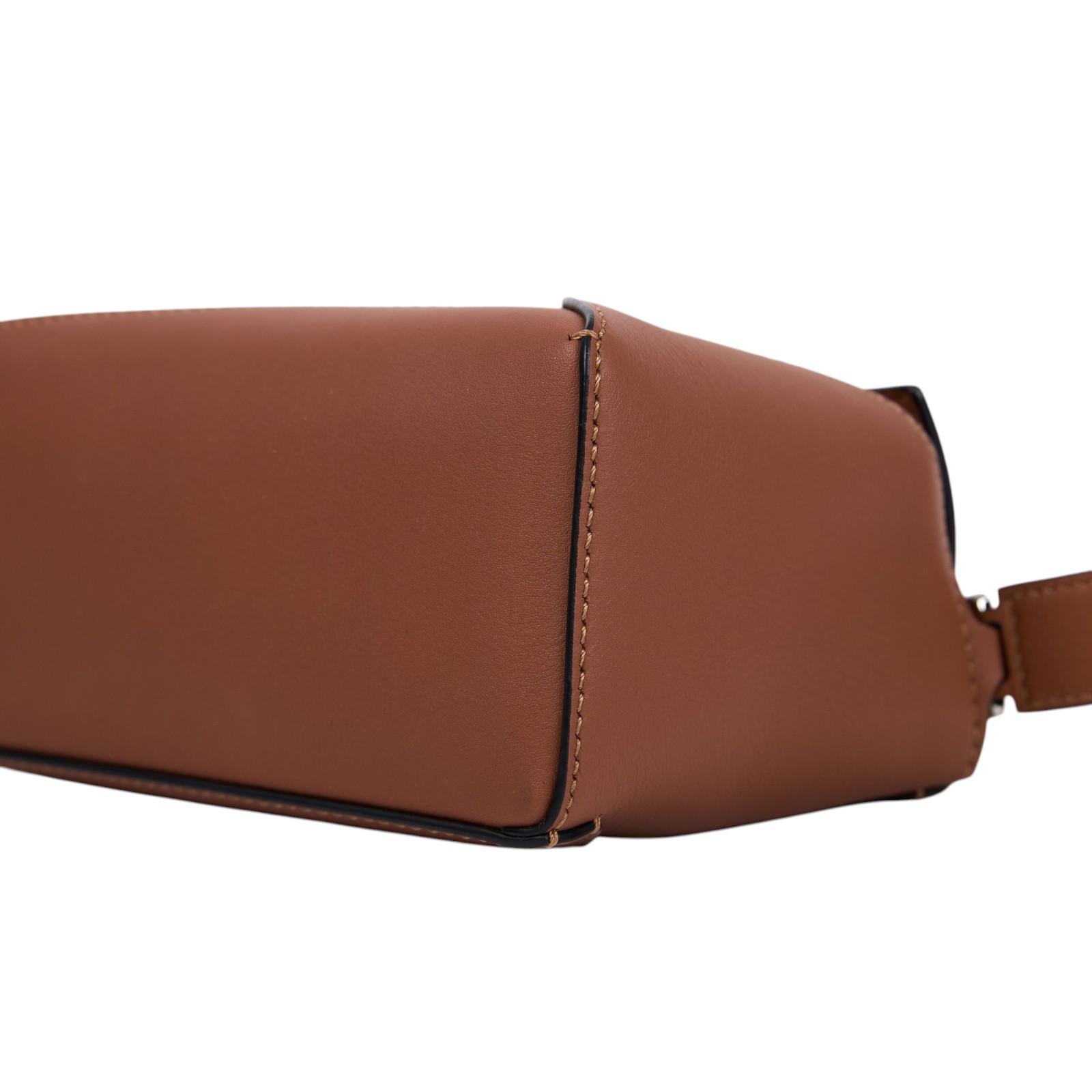 羅意威 LOEWE Mini Puzzle Edge 手拿 肩背 斜背包 A510P88X26 焦糖MINI PUZZLE 背帶/防塵袋
