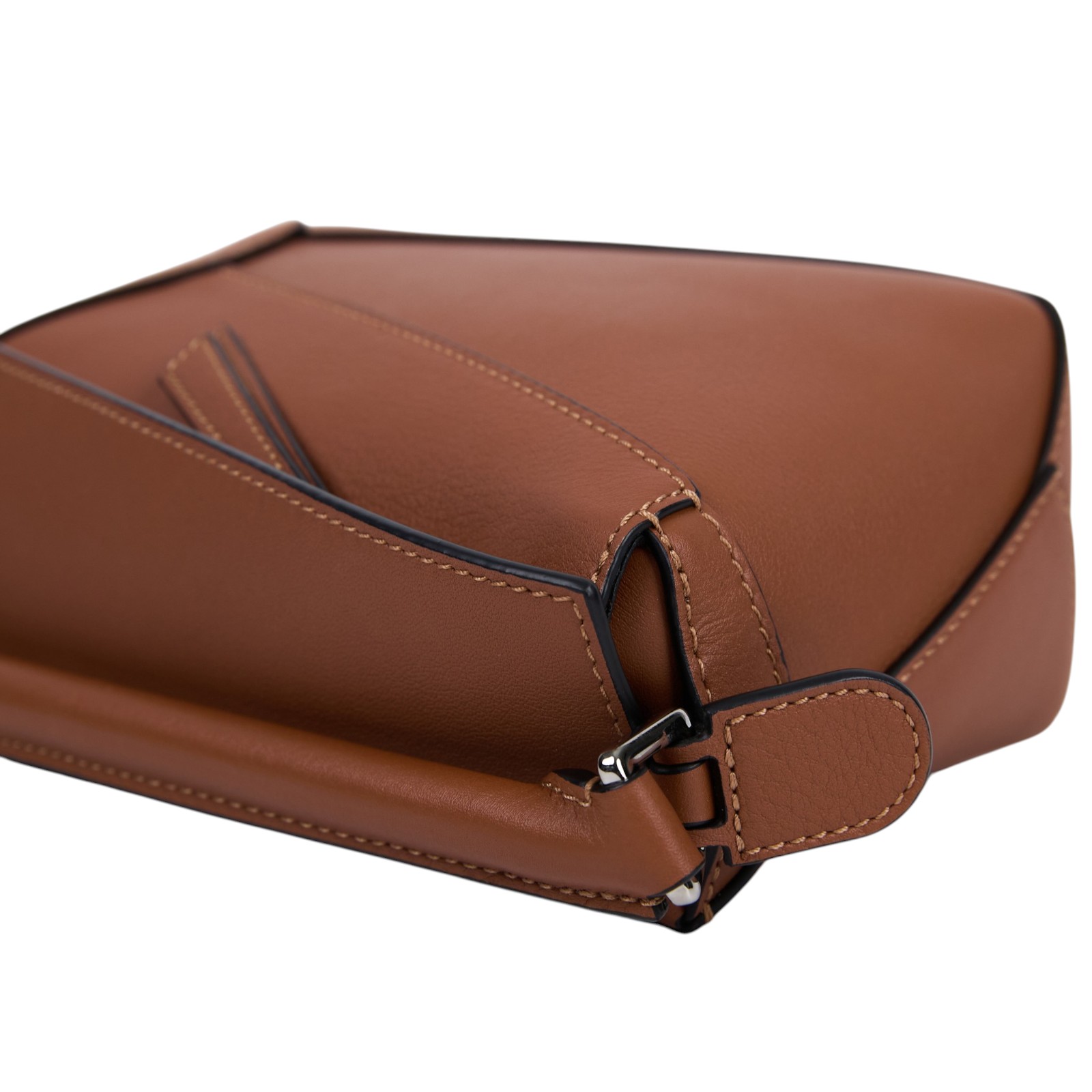 羅意威 LOEWE Mini Puzzle Edge 手拿 肩背 斜背包 A510P88X26 焦糖MINI PUZZLE 背帶/防塵袋