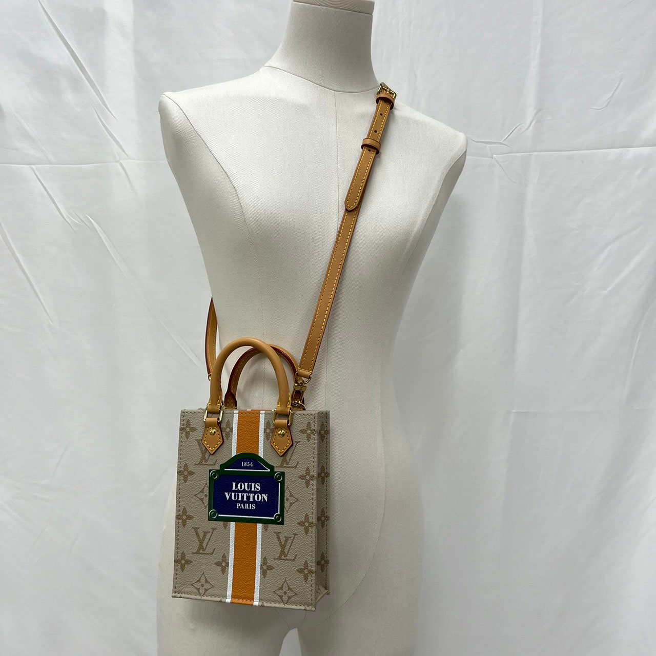 路易威登 LOUIS VUITTON Petit Sac Plat 手提 肩背包 M23615 晶片款 米PETIT SAC PLAT 防塵袋/背帶