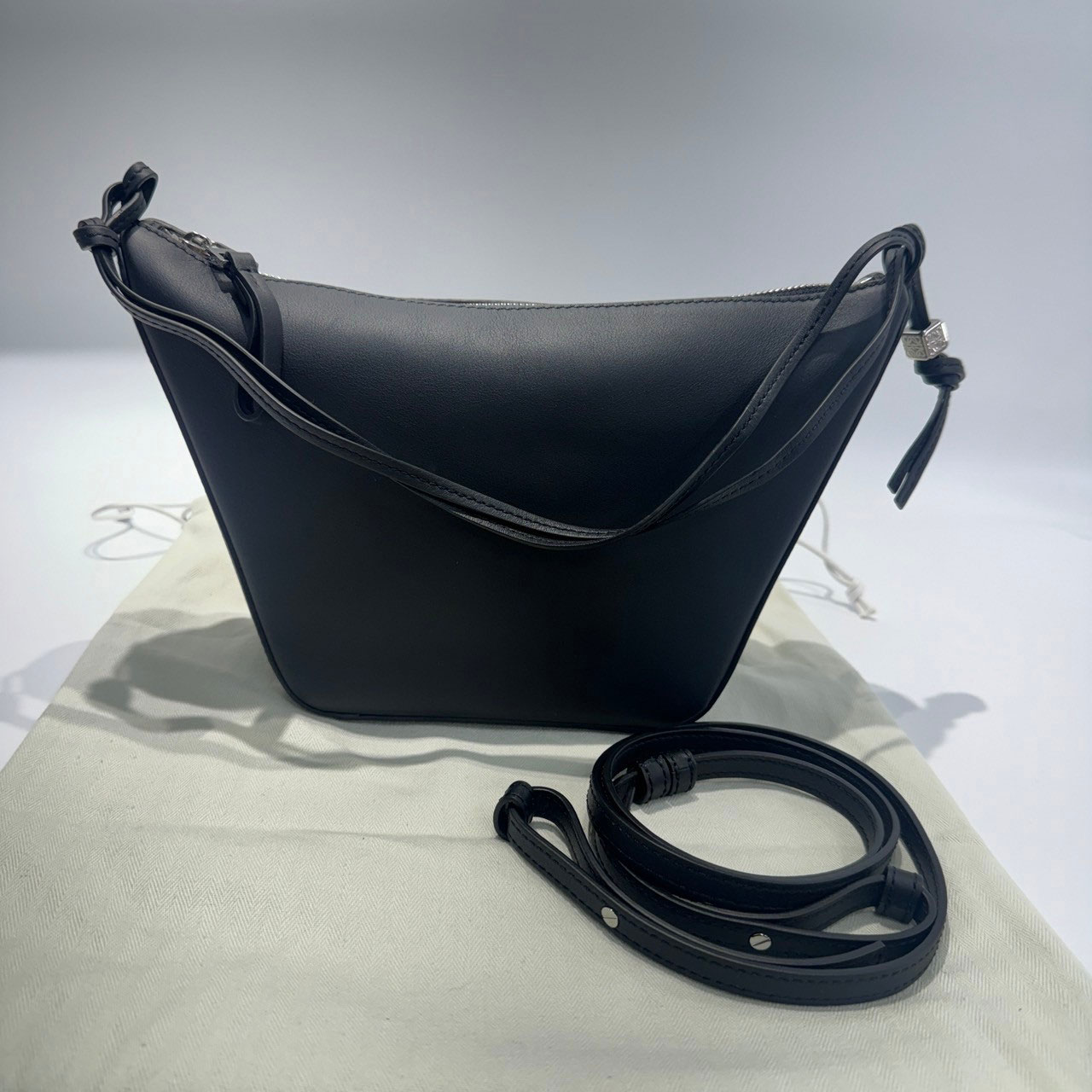 羅意威 LOEWE Mini Hammock Hobo bag 迷你 吊床包 51718857384707 黑Mini Hammock Hobo 防塵袋/背帶