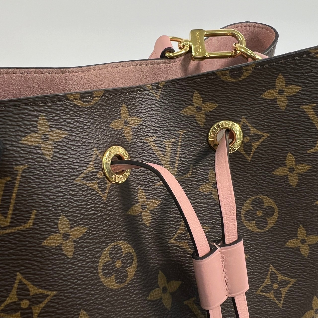 路易威登 LOUIS VUITTON NéoNoé MM 經典帆布 肩背 水桶包 粉紅色 M44022 原花粉NEONOE 原廠盒子/防塵袋/購買證明影本/背帶