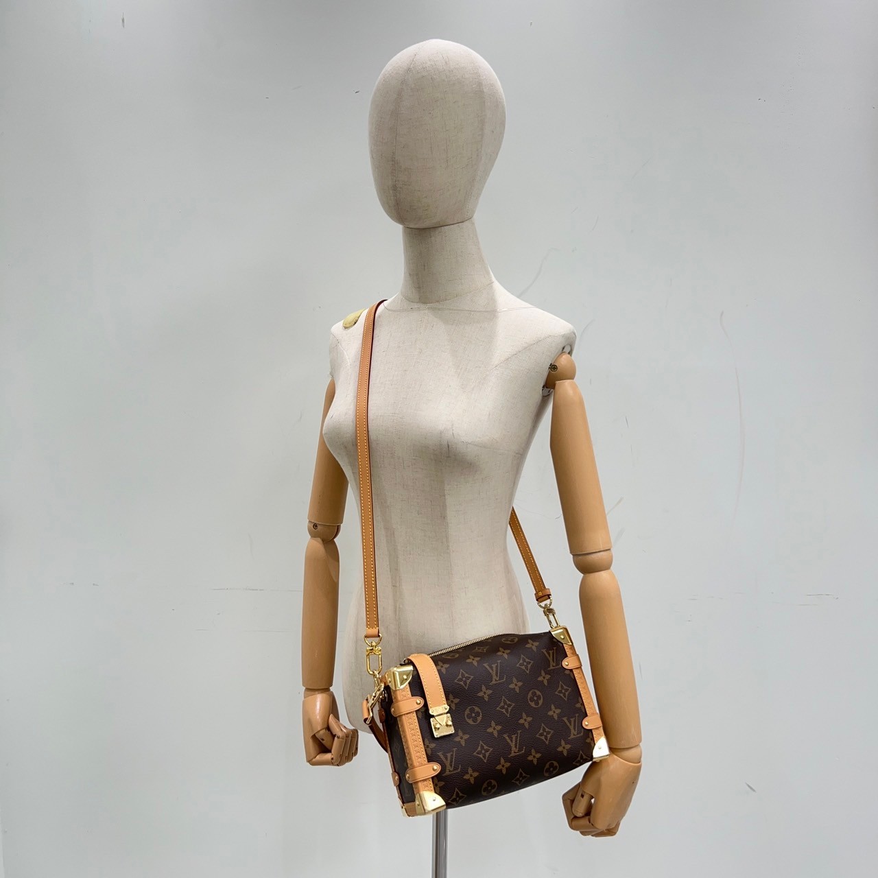路易威登 LOUIS VUITTON Side Trunk MM 老花 手提 肩背 箱包 M46358 晶片款 原花SIDE TRUNK MM 原廠盒子/防塵袋