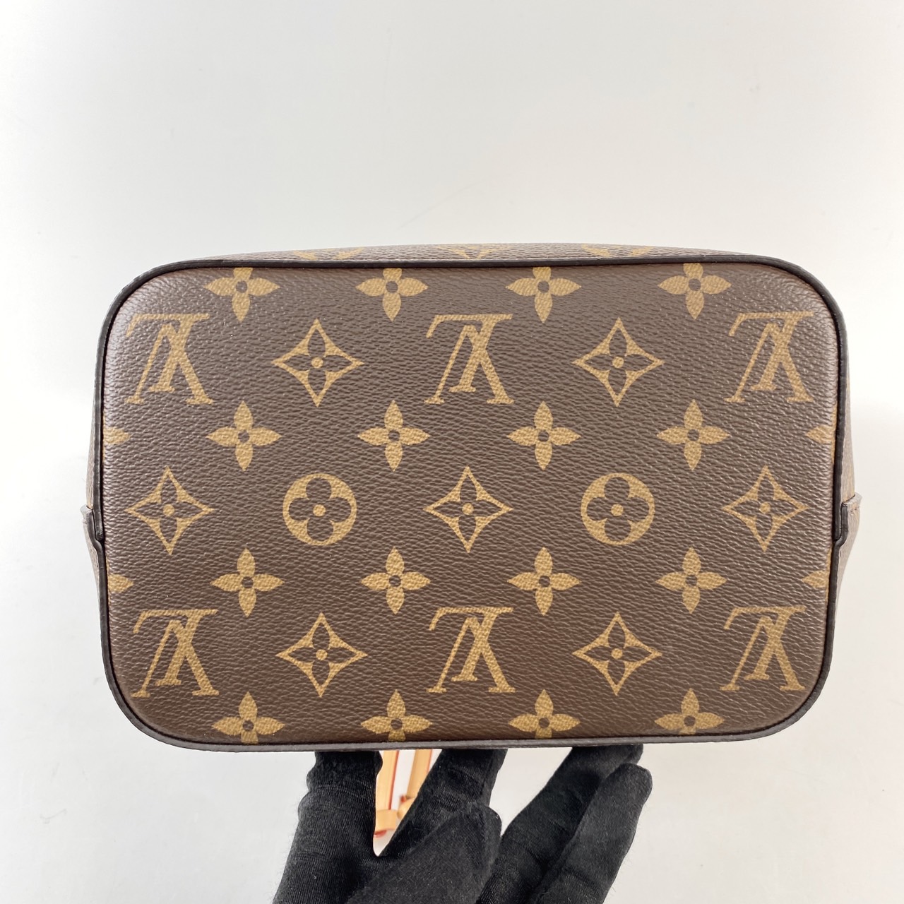 路易威登 LOUIS VUITTON NeoNoé BB 肩背 水桶包 M46319 晶片款 原花白毛毛NÉONOÉ 原廠盒子/防塵袋