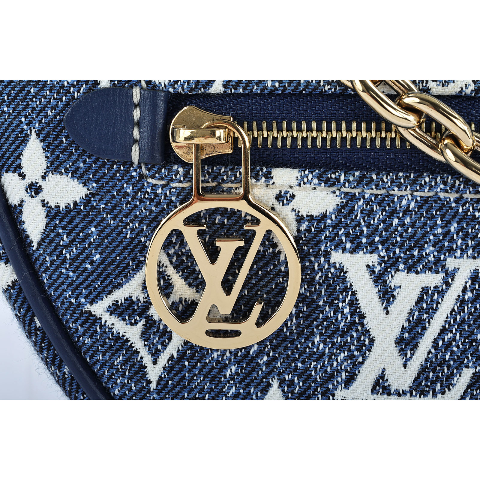 路易威登 LOUIS VUITTON Loop 單肩包 半月形 法棍包 M81166 晶片款 牛仔老花LOOP肩背包 背帶