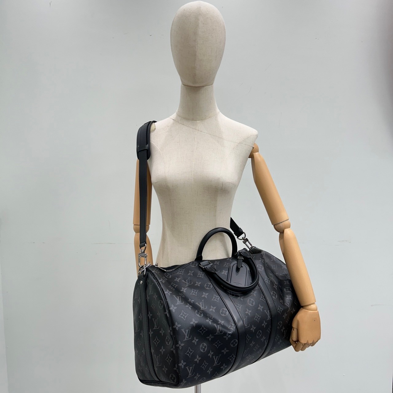 路易威登 LOUIS VUITTON Keepall Bandoulière 45 Eclipse帆布 波士頓包  旅行袋 M40569 晶片款  原廠盒子/防塵袋/背帶/鎖組