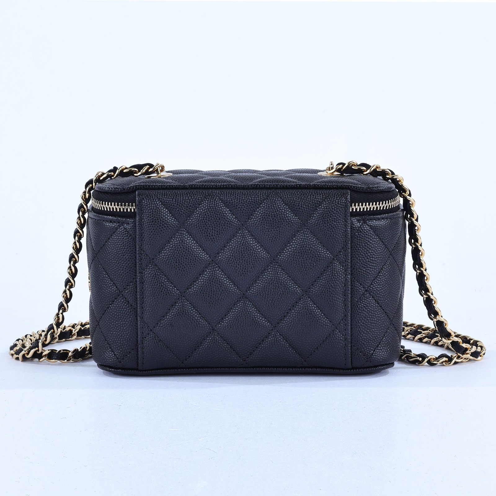 香奈兒CHANEL 撲克牌圖案菱格紋荔枝皮肩背化妝包AP3079 晶片款＜確保レア＞黑金荔枝撲克牌VANITY CASE 鏡子款防塵袋/原廠盒子/購買 證明