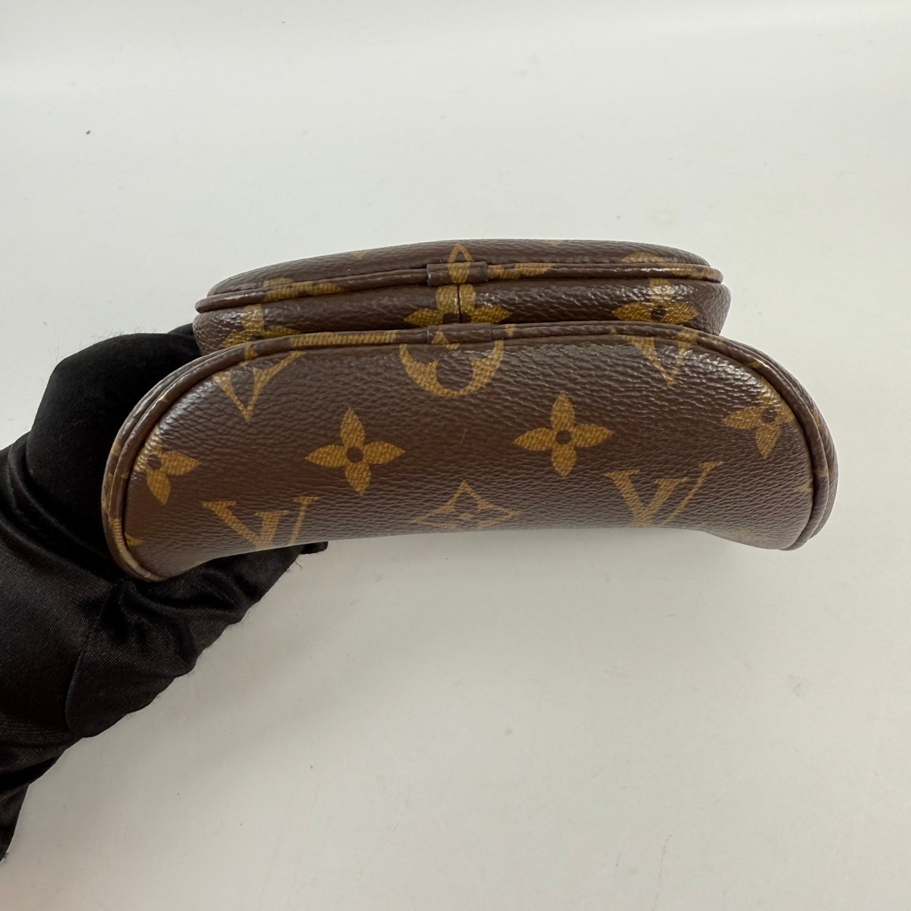 路易威登 LOUIS VUITTON Mini Bumbag 迷你 腰包 鏈條 單肩包 M82335 晶片款  原廠盒子/防塵袋/背帶/台灣購買證明