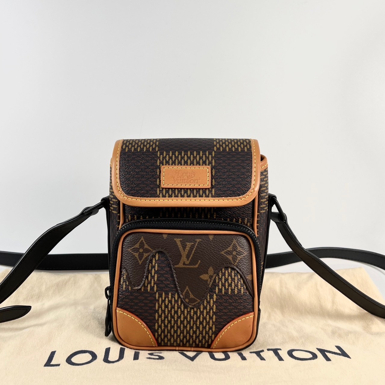 路易威登 LOUIS VUITTON Nano Amazone Nigo聯名 相機包 N40357 NIGO聯名NANO AMAZONE 防塵袋