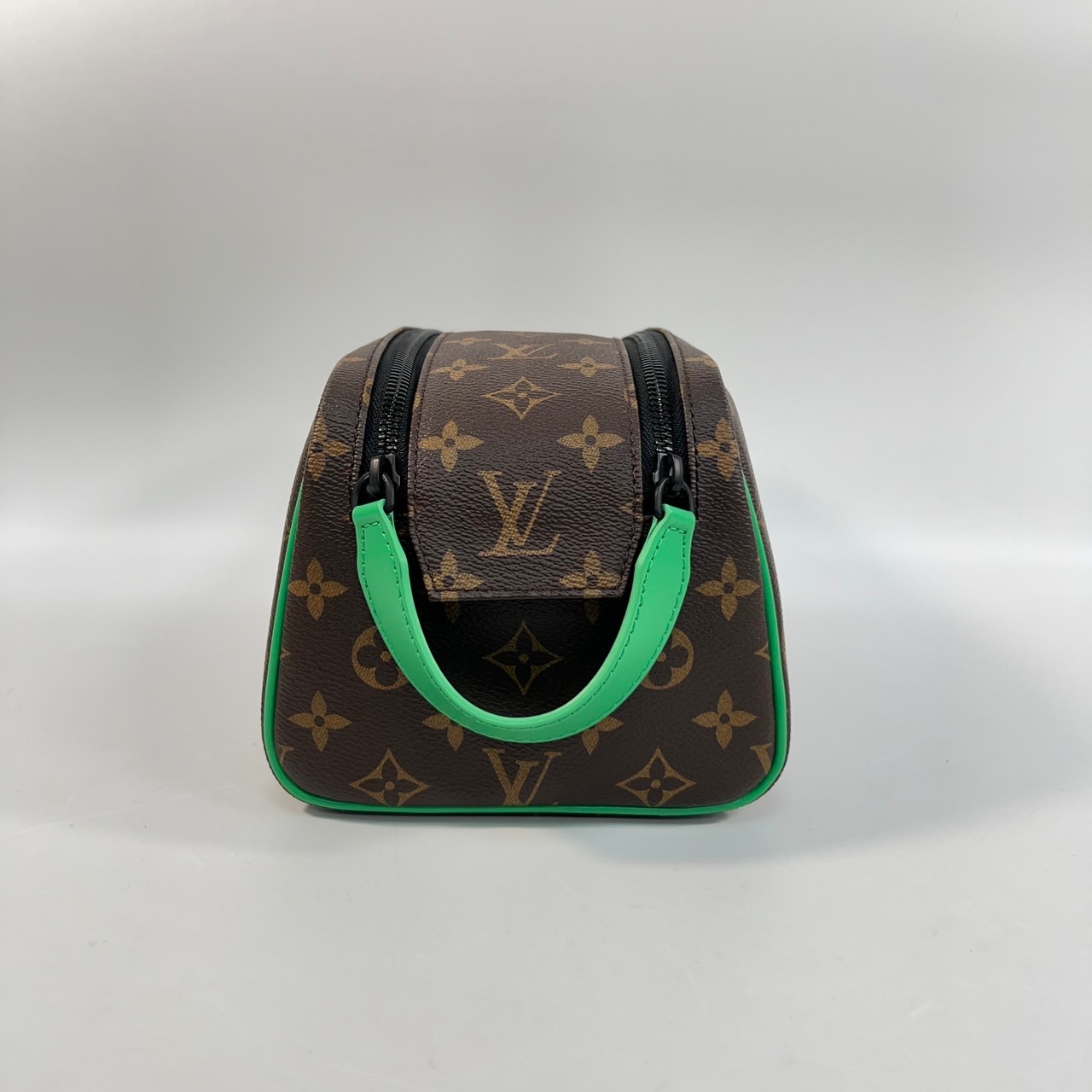 路易威登 LOUIS VUITTON Dopp Kit 盥洗包 經典帆布 M46253 晶片款 原花綠邊雙拉鍊梳洗包 防塵袋