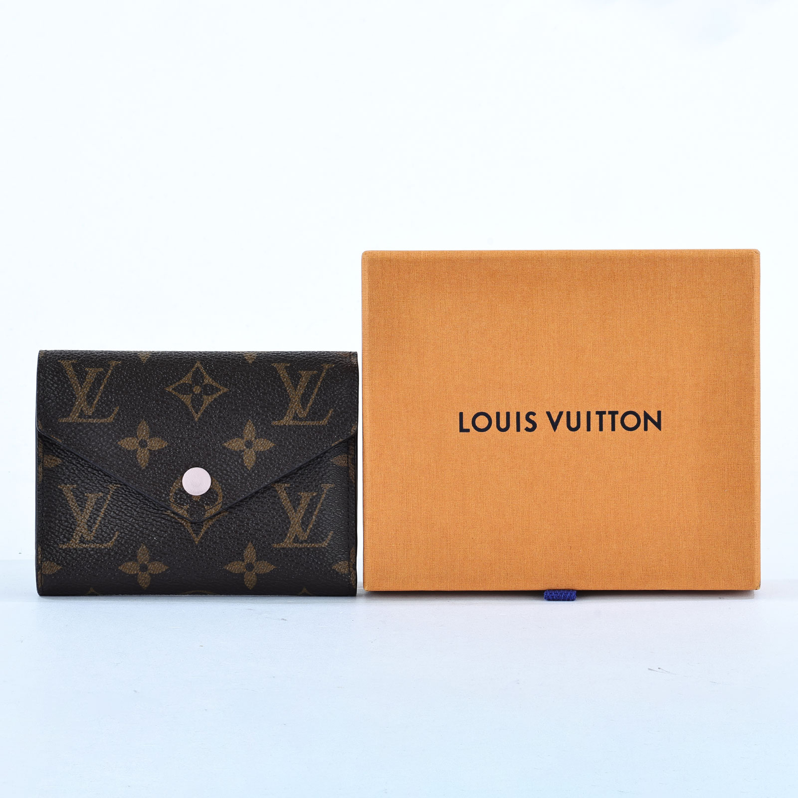 路易威登 LOUIS VUITTON Victorine 錢包 塗層帆布 芭蕾粉色 M62360 原花粉VICTORINE短夾 原廠盒子