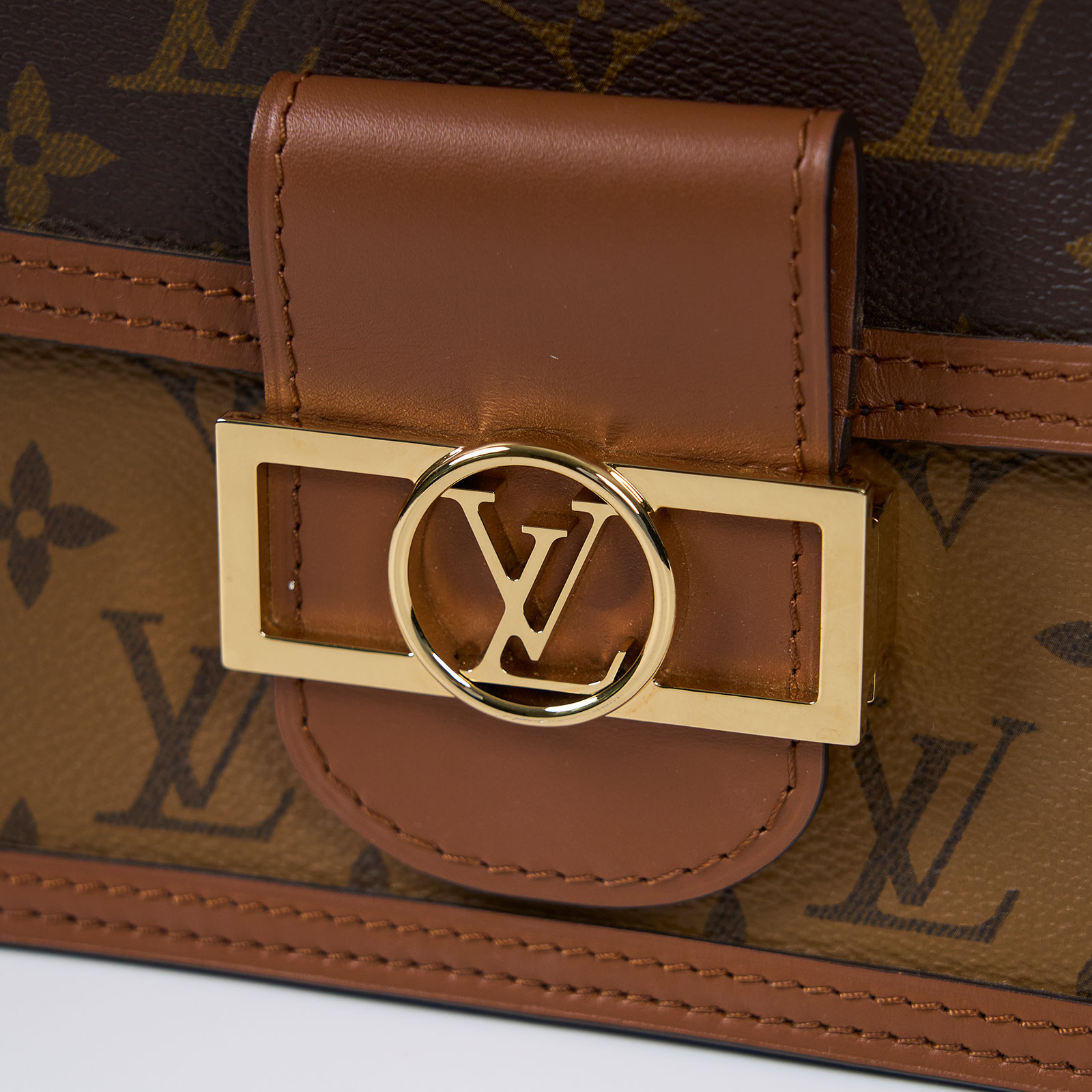 路易威登 LOUIS VUITTON Mini Dauphine Reverse皮革飾邊 迷你 達芙妮 肩背 斜背包 M44580  原廠盒子/防塵袋/背帶