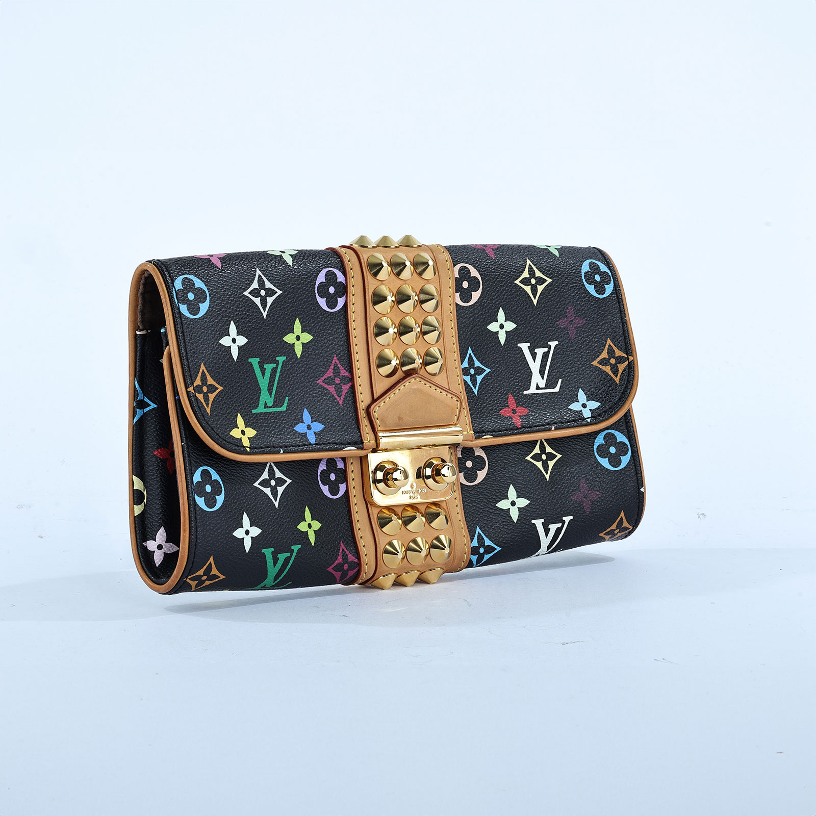 路易威登 LOUIS VUITTON Pochette courtney 卯釘釦 手拿包 M45640 黑彩手拿包 無附屬品