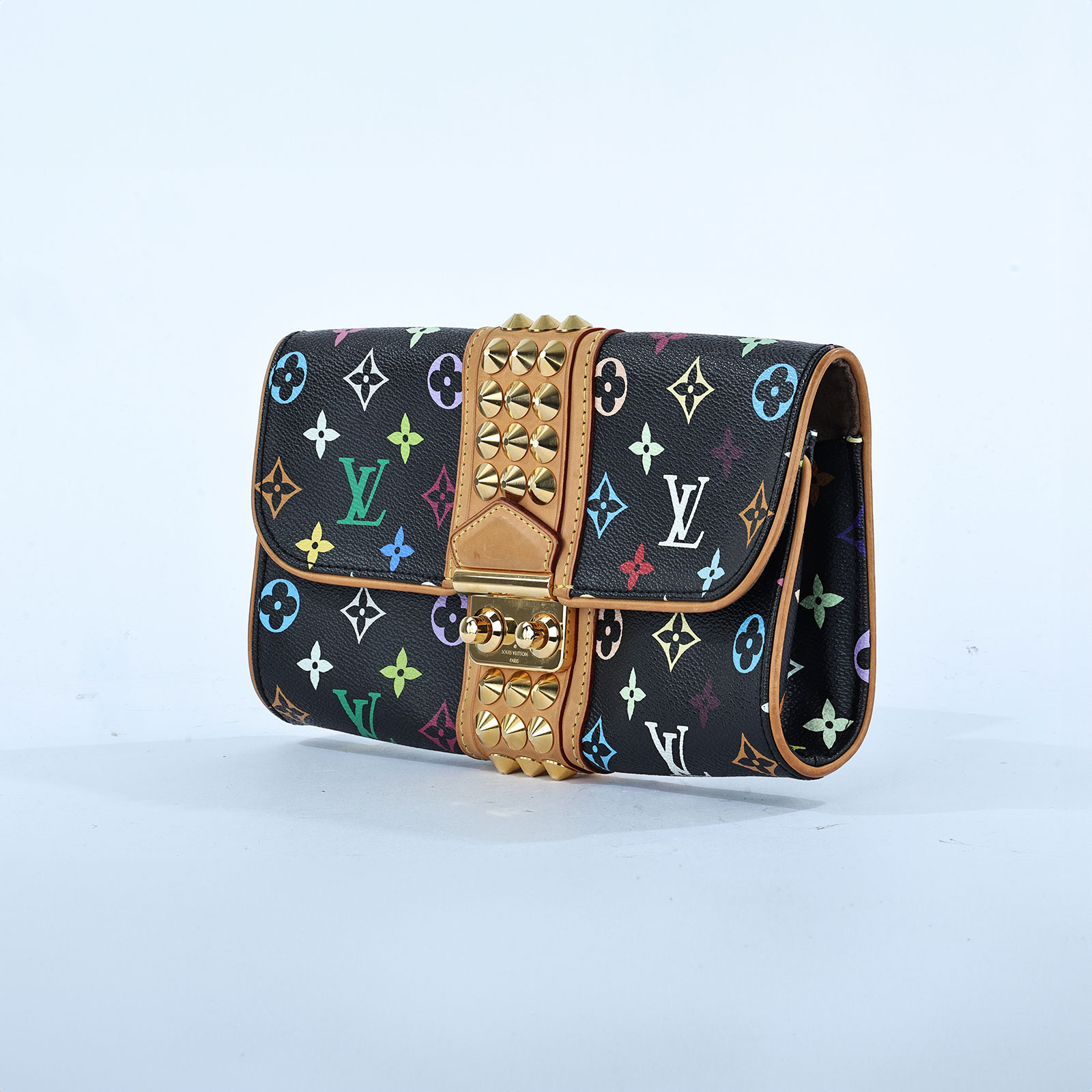 路易威登 LOUIS VUITTON Pochette courtney 卯釘釦 手拿包 M45640 黑彩手拿包 無附屬品