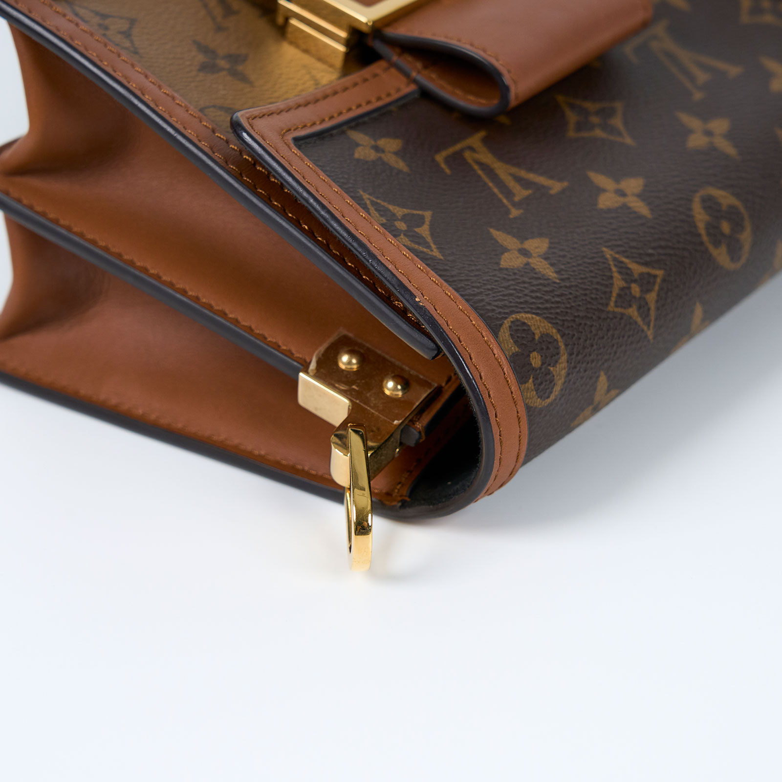 路易威登 LOUIS VUITTON Mini Dauphine 達芙妮 Reverse皮革飾邊 帆布肩背 斜背包 M45959 　達芙妮小號 防塵袋