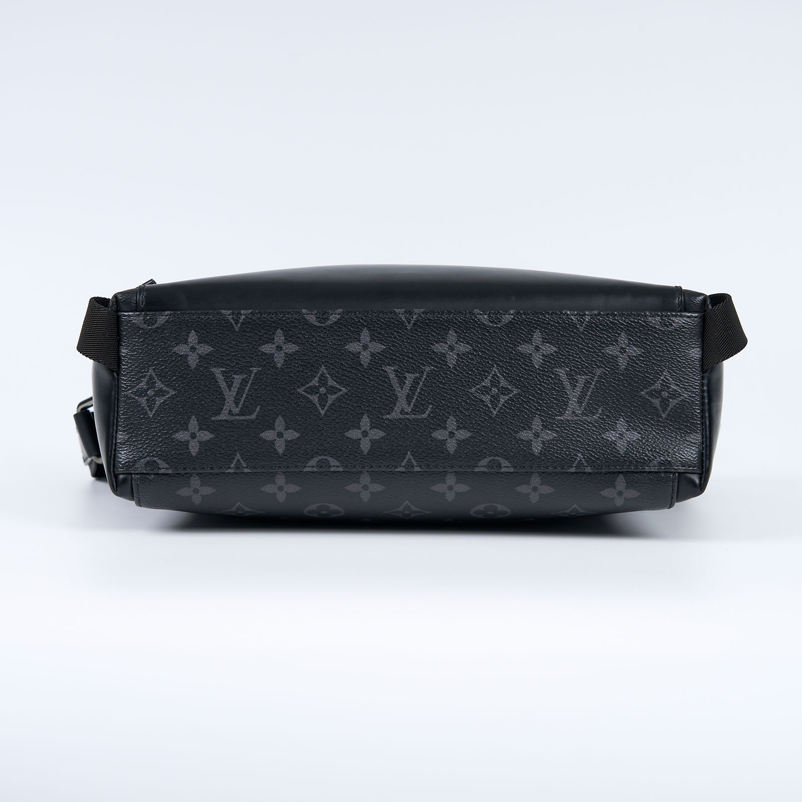 路易威登 LOUIS VUITTON Messenger PM Voyager Eclipse帆布 肩背 郵差包 黑色 M40511  防塵袋