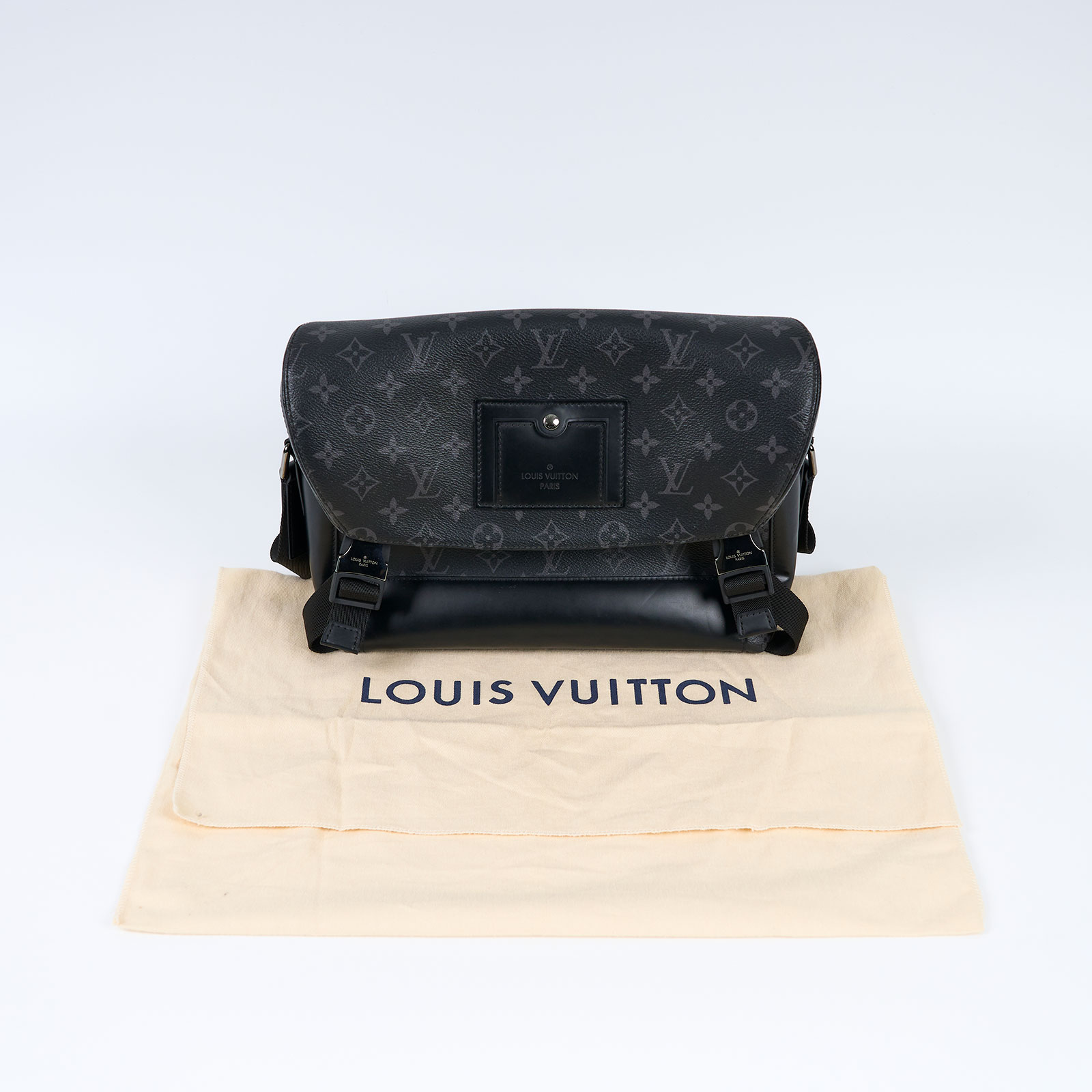 路易威登 LOUIS VUITTON Messenger PM Voyager Eclipse帆布 肩背 郵差包 黑色 M40511  防塵袋