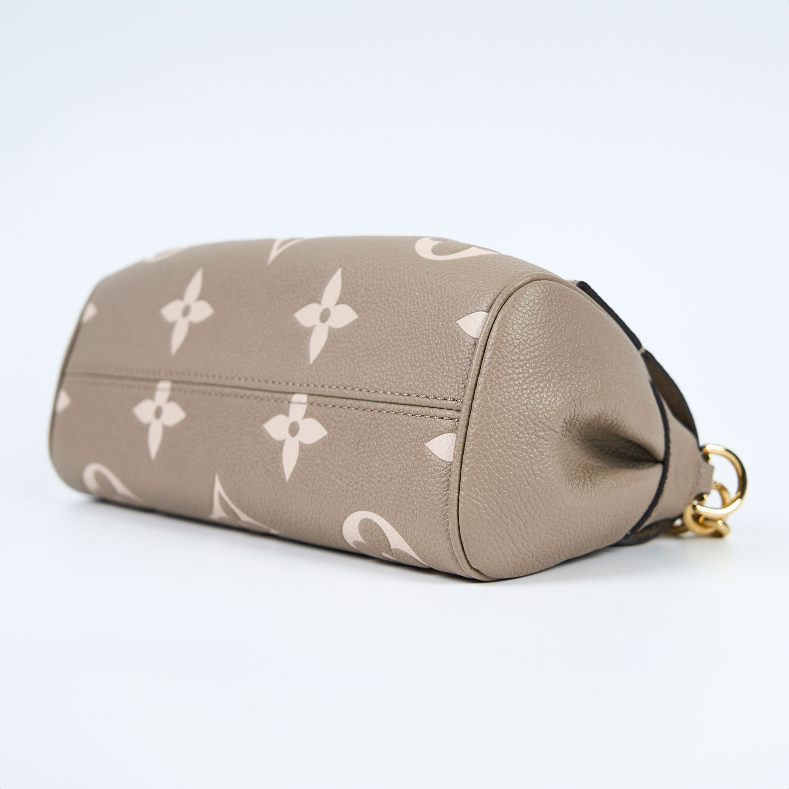 路易威登 LOUIS VUITTON Favorite 長型 肩背包 柔軟粒面皮革 斑鳩灰色 奶油色 M45836 晶片款  原廠盒子/防塵袋/背帶/台灣購買證明