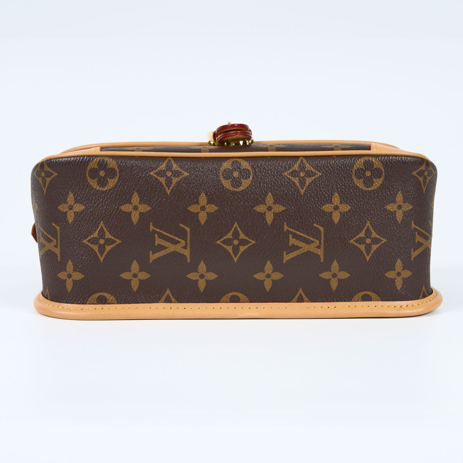 路易威登 LOUIS VUITTON Diane 腋下包法棍 單肩背包 經典帆布 M46049 晶片款 ☆原花DIANE 原廠盒子/防塵袋/背帶