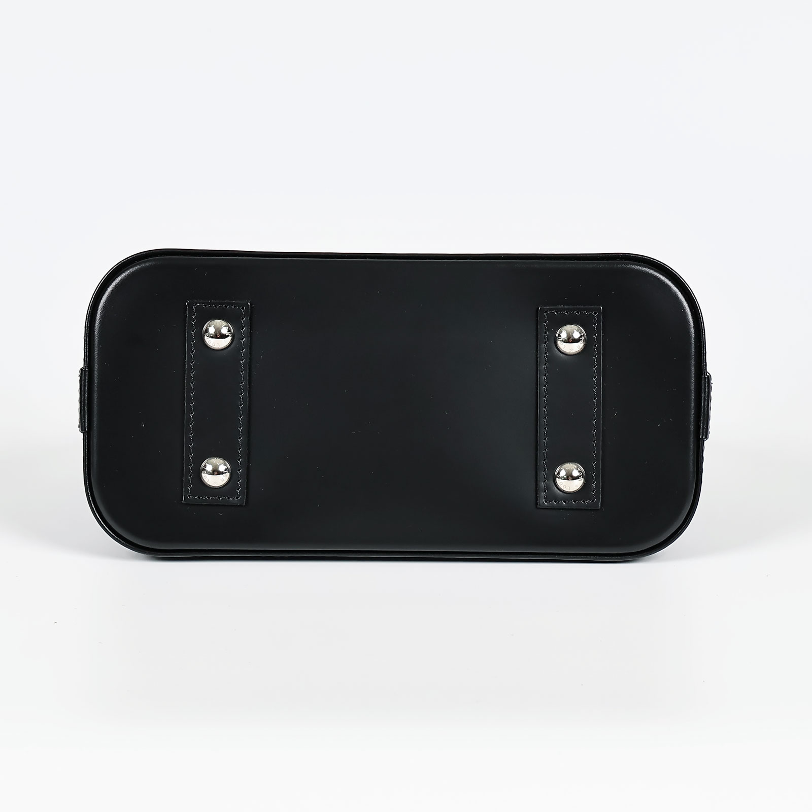 路易威登 LOUIS VUITTON EPI Alma BB 可斜背 手提包 M40862 晶片款 黑EPI ALMA BB 防塵袋/鎖組/背帶