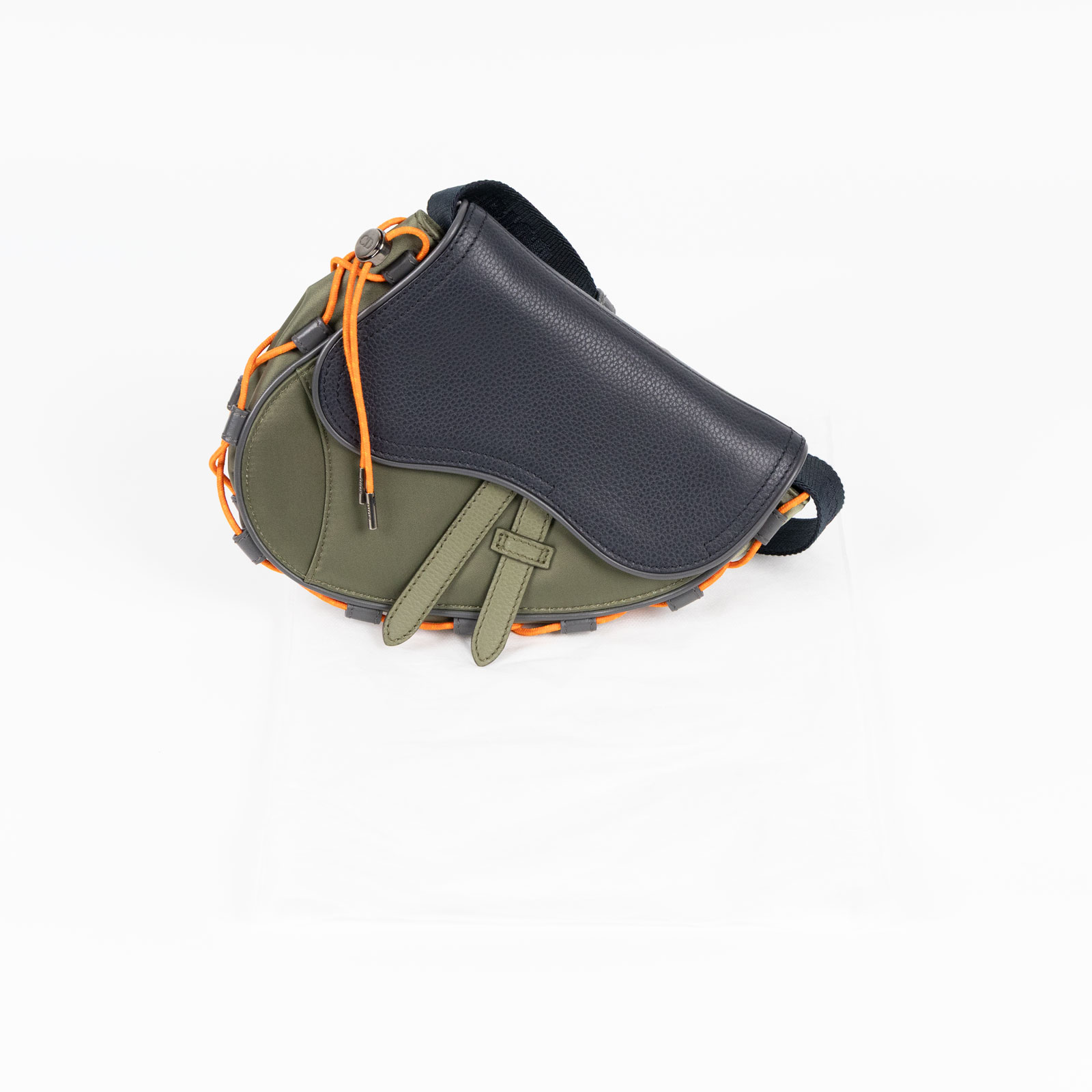 迪奧 CHRISTIAN DIOR Saddle Sacai 聯名 膠囊系列 馬鞍包 1ADCA374US 墨綠SADDLE SACAI肩背包 無附屬品