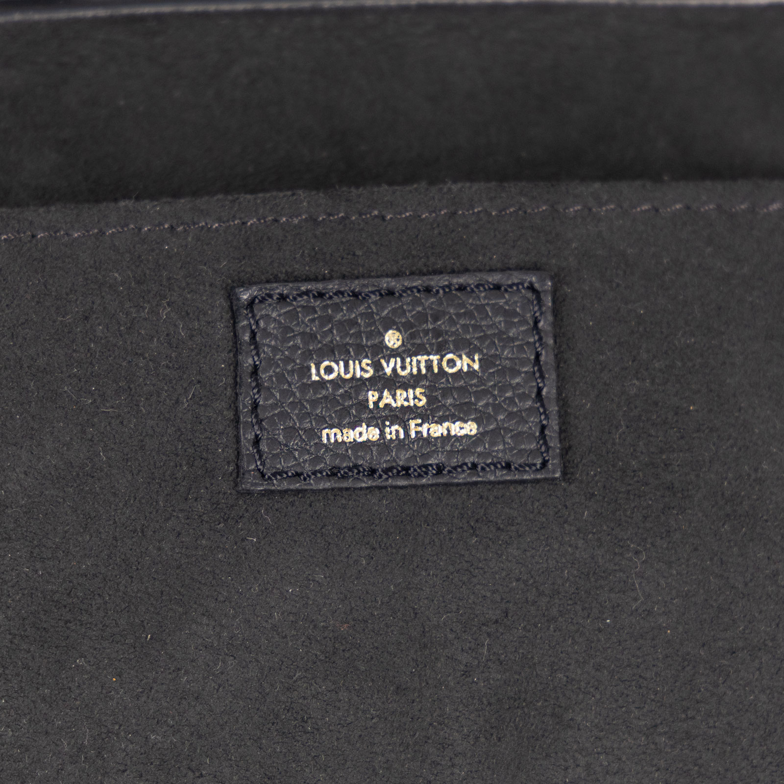 路易威登 LOUIS VUITTON Petit Sac Plat 斜背琴譜包 M57937 黑底白花PETIT SAC PLAT 原廠盒子/防塵袋