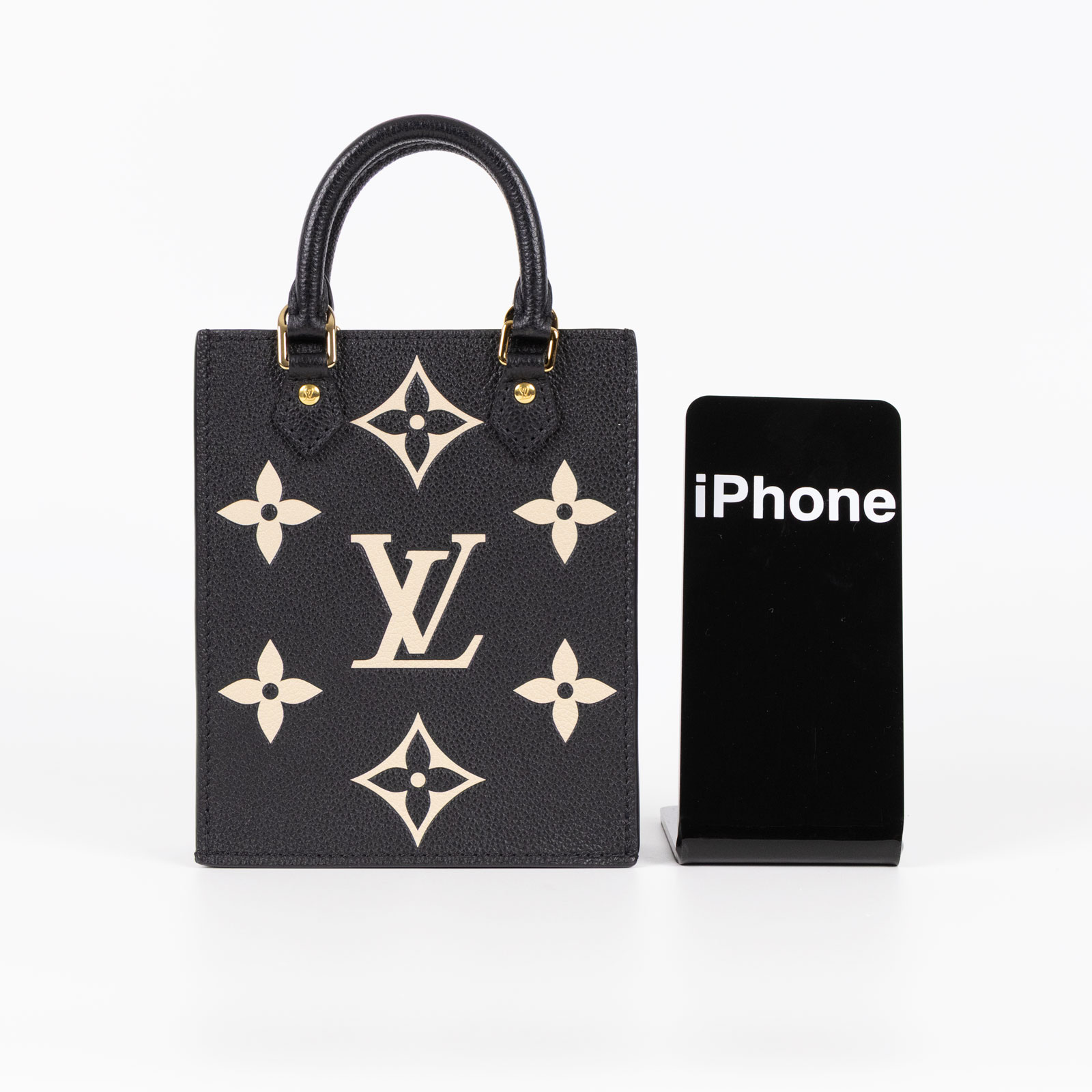 路易威登 LOUIS VUITTON Petit Sac Plat 斜背琴譜包 M57937 黑底白花PETIT SAC PLAT 原廠盒子/防塵袋