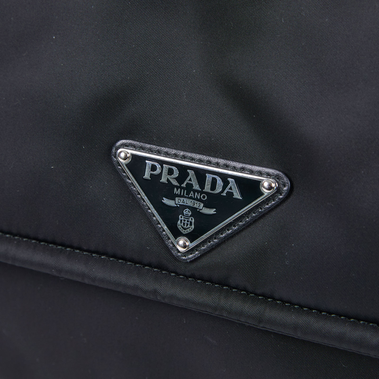 普拉達 PRADA Re-Nylon 夾棉 肩背袋 中型  1BD255_RDLN 黑Re-Nylon郵差包 防塵袋
