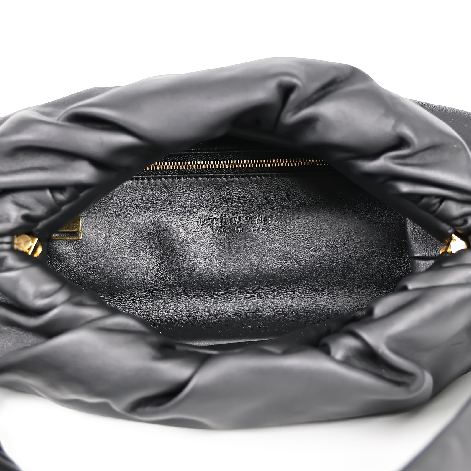 寶緹嘉 BOTTEGA VENETA The Pouch 雲朵包 620954 黑THE POUCH雲朵胸包 防塵袋