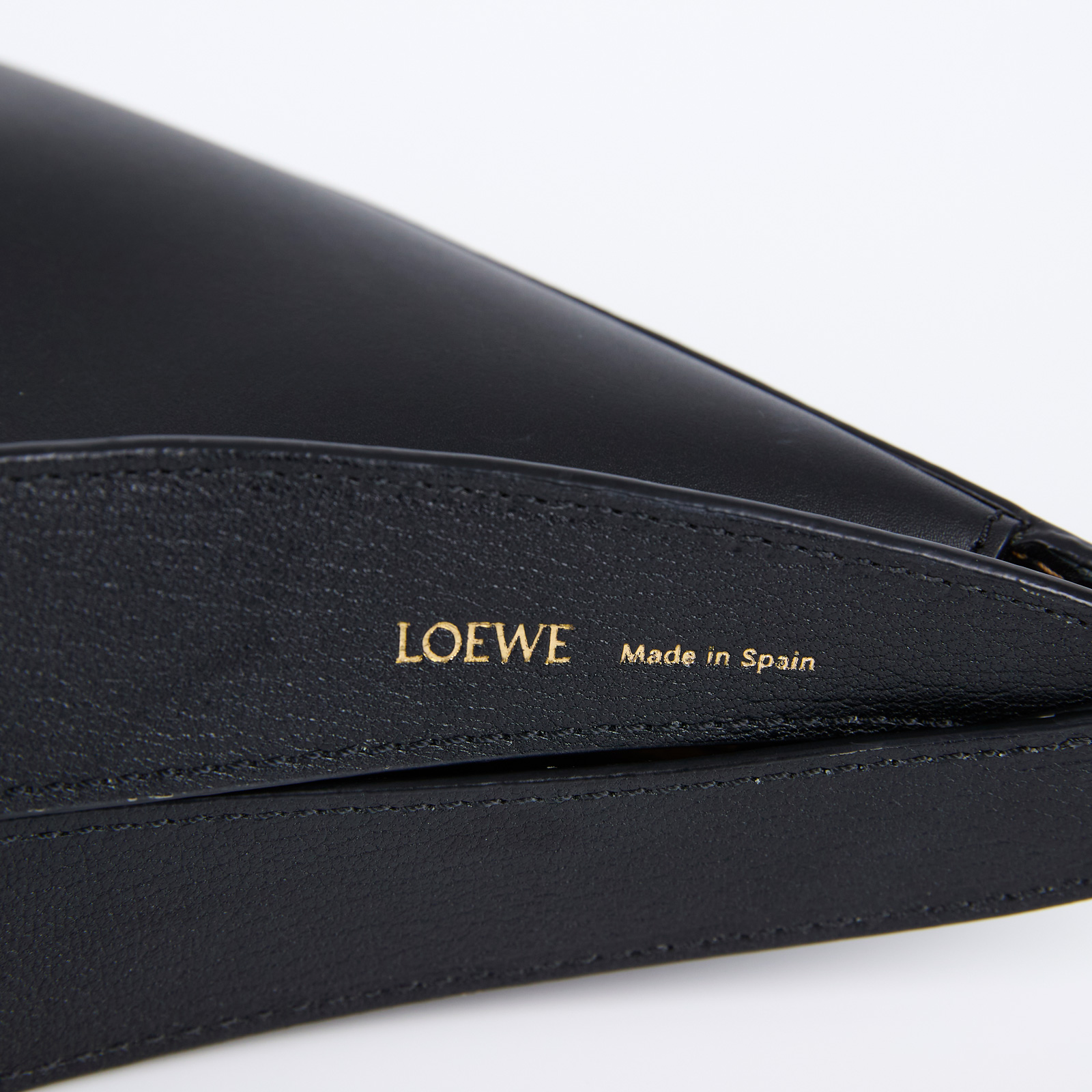 羅意威 LOEWE Luna 手袋 A923PL9X07 ☆黑LUNA BAG 防塵袋
