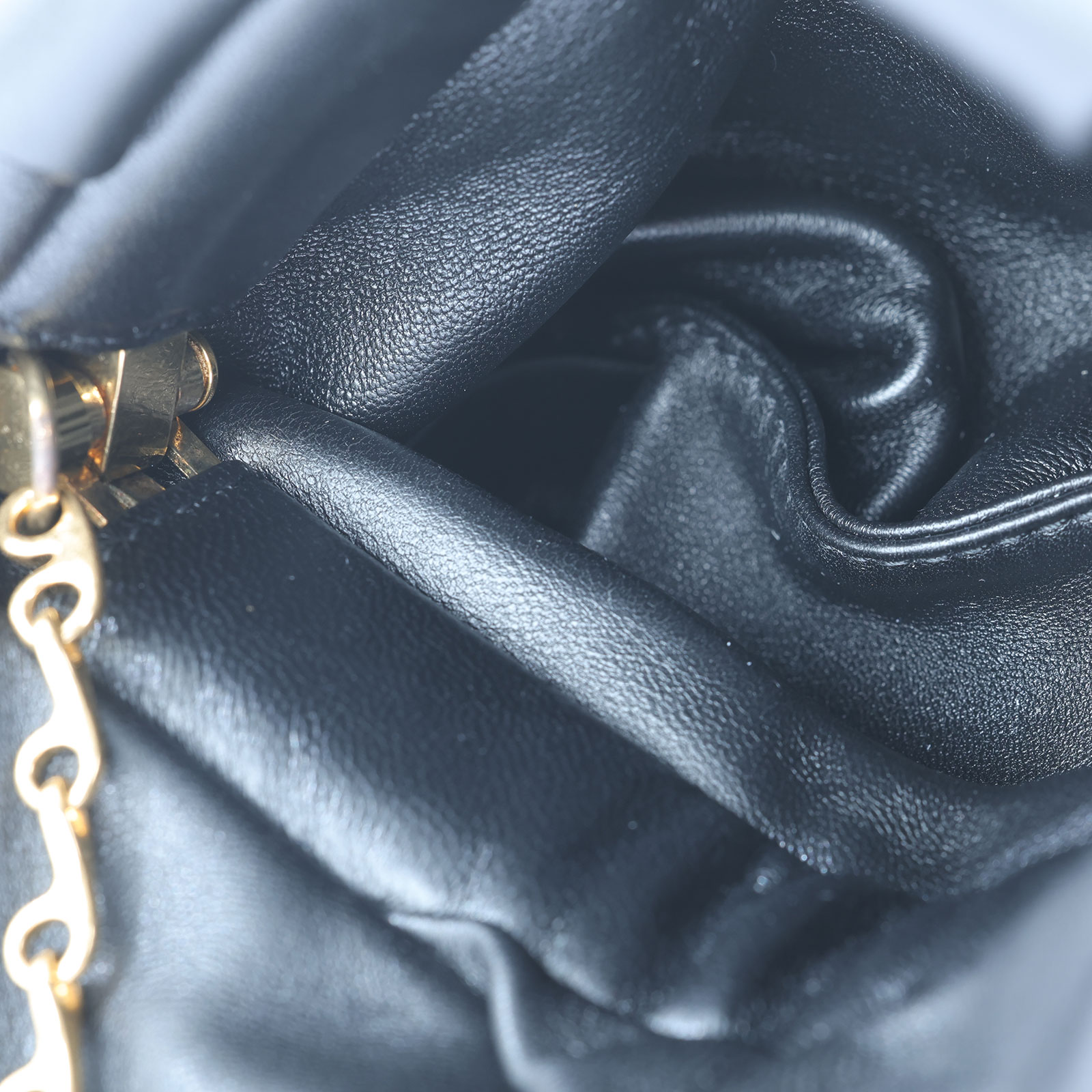 博柏利 BURBERRY Rose 褶飾皮革 手拿包 8079187 黑ROSE CLUTCH 原廠盒子/防塵袋