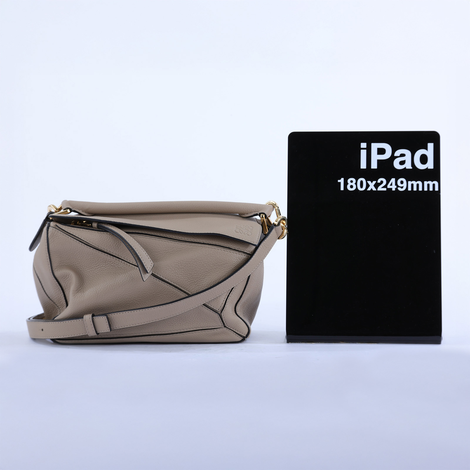 羅意威 LOEWE Small Puzzle bag 肩背 斜背包  沙色PUZZLE SMALL 防塵袋/背帶