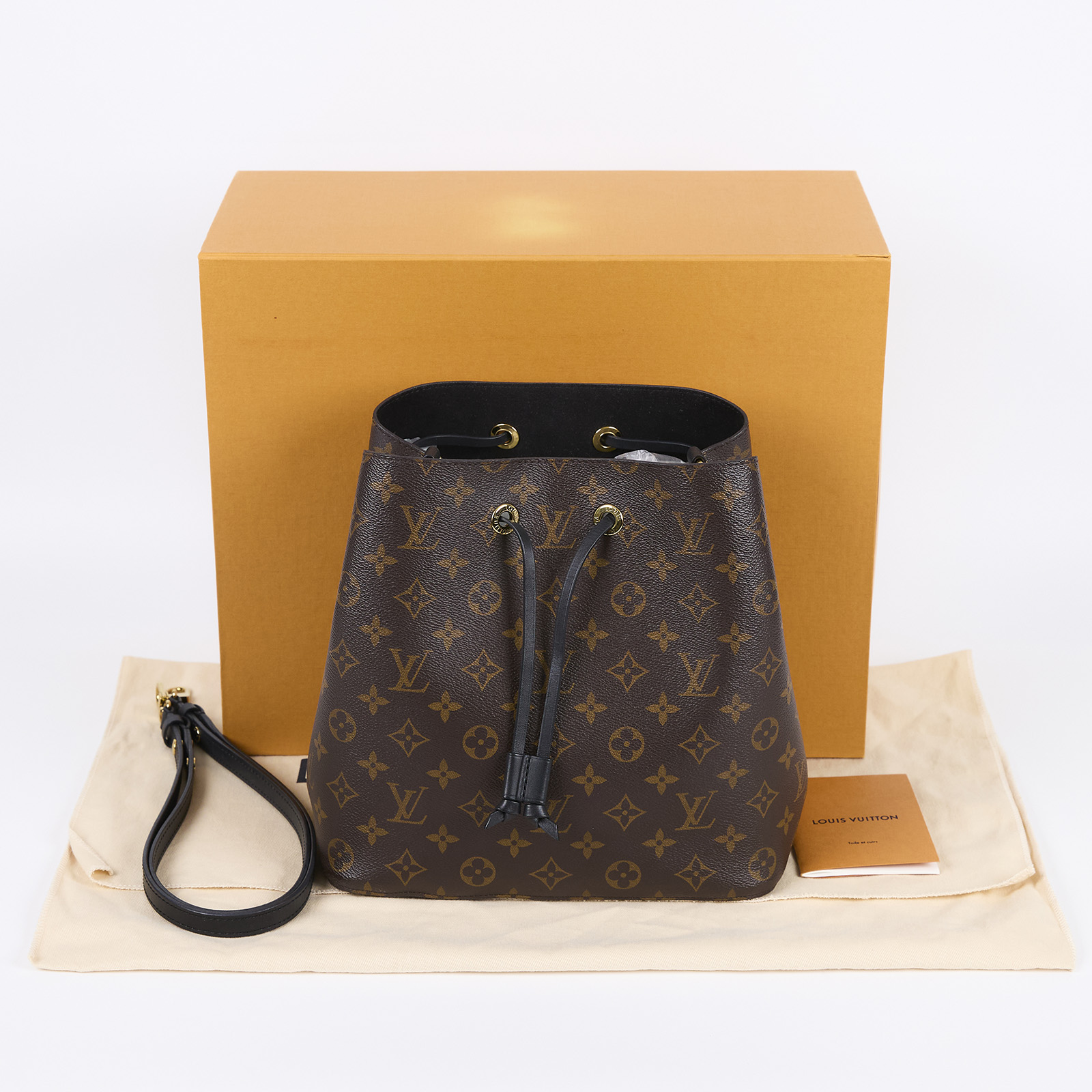 路易威登 LOUIS VUITTON NéoNoé MM 原花 束口水桶包 M44020 黑原花NEONOE水桶包 原廠盒子/防塵袋