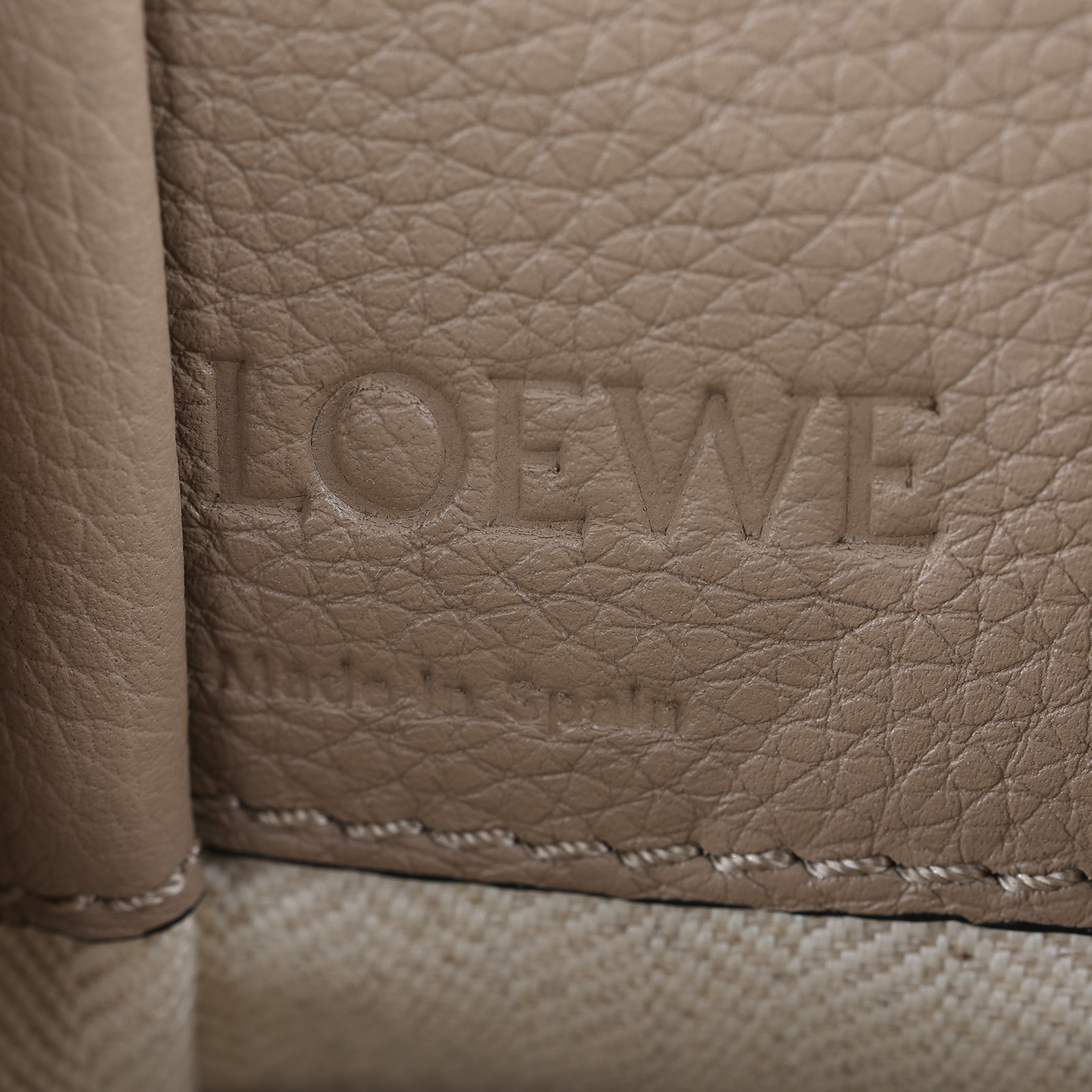 羅意威 LOEWE Mini Hammock drawstring 迷你 小牛皮 肩背 吊床包 A538V07X15 奶茶HAMMOCK MINI 防塵袋