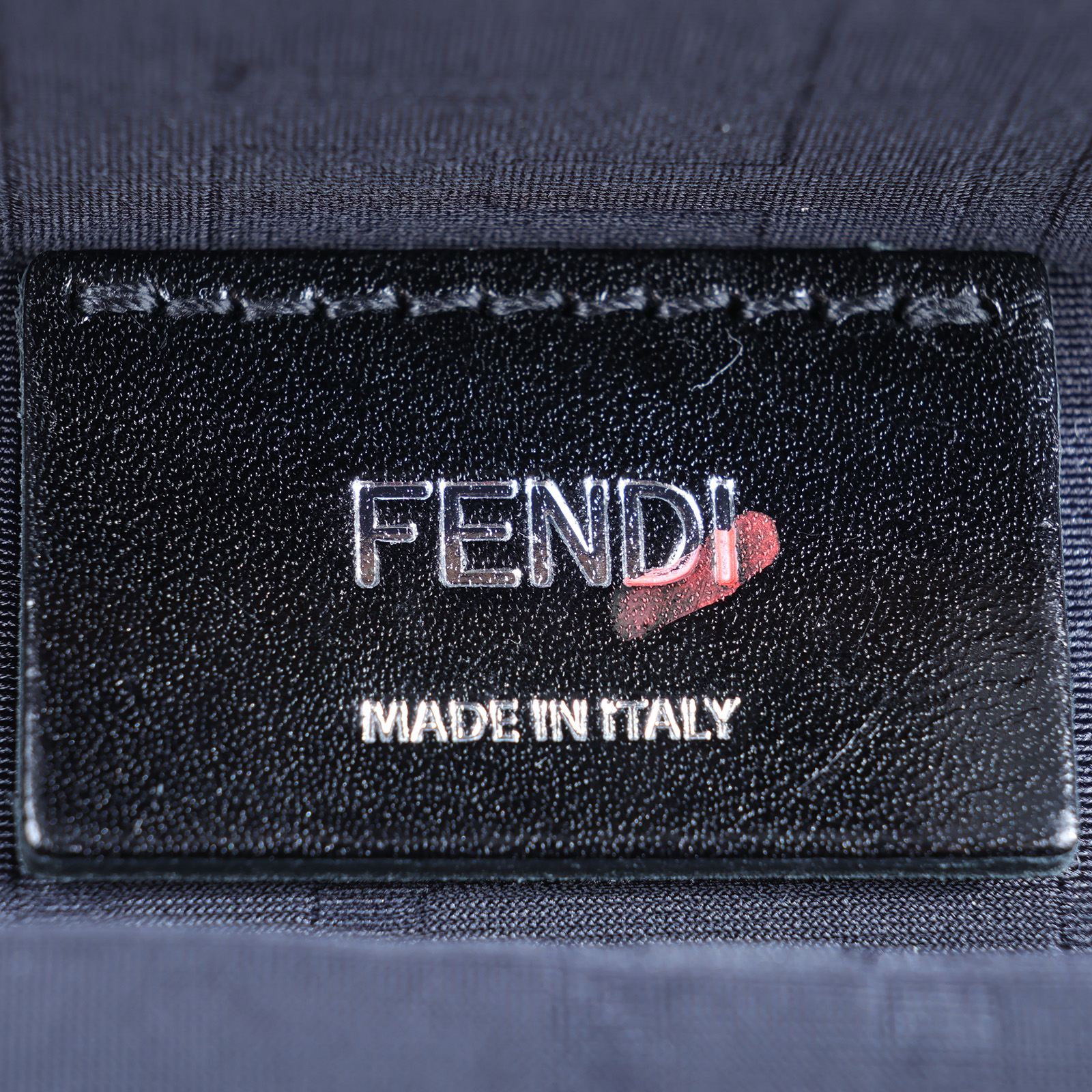 芬迪 FENDI Baguette Trunk Small Fabric Bag 硬殼 斜背包 7VA507A8V3 棕硬殼包 防塵袋