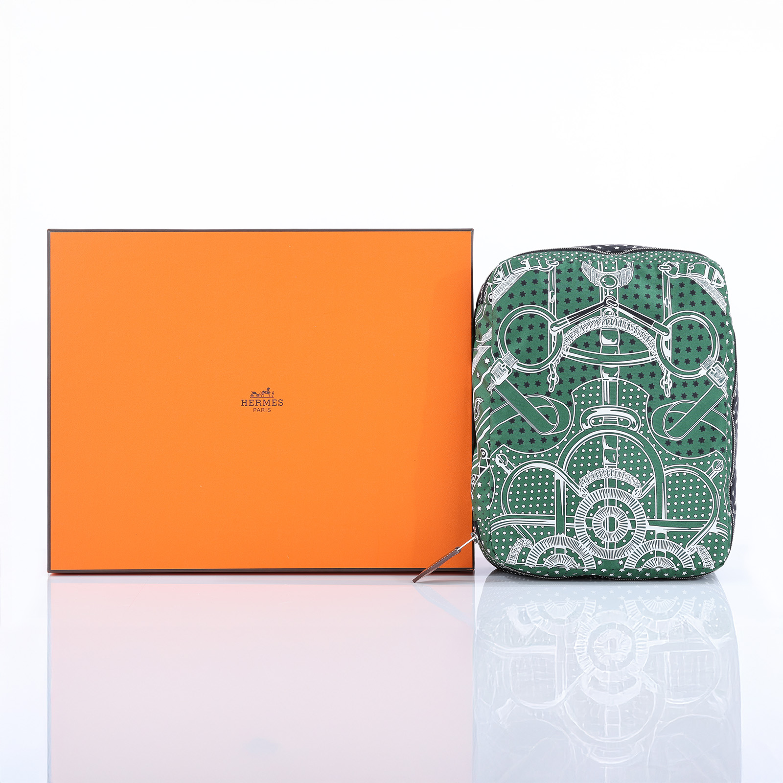 愛馬仕 Hermès Eperon dOr Bandana Travelsilk PM EPERONDBTPM Z 絲巾收納包 原廠盒子
