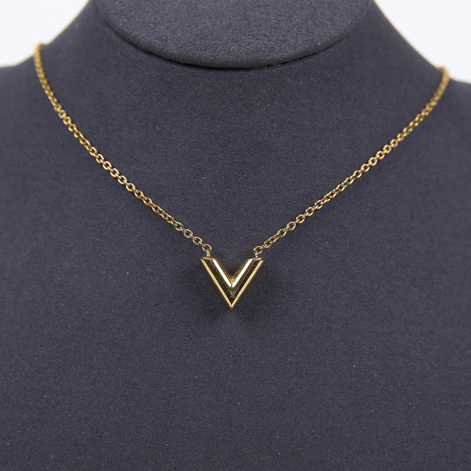 路易威登 LOUIS VUITTON Essential V 項鏈 金屬色 M61083 金ESSENTIAL V項鍊 原廠盒子/防塵袋