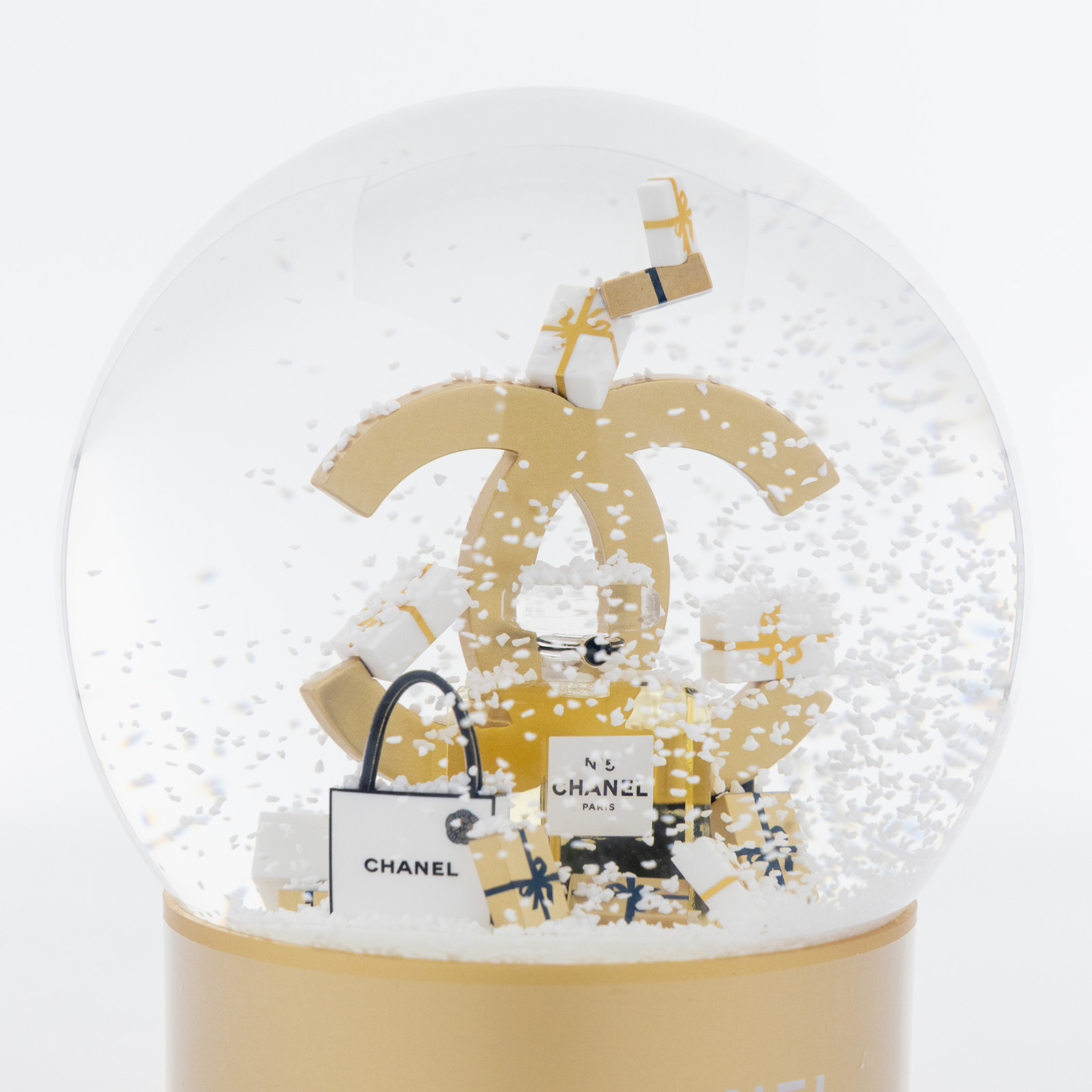 香奈兒 CHANEL N°5 香水瓶雪花球 2023年 聖誕節  白購物袋水晶球 原廠盒子