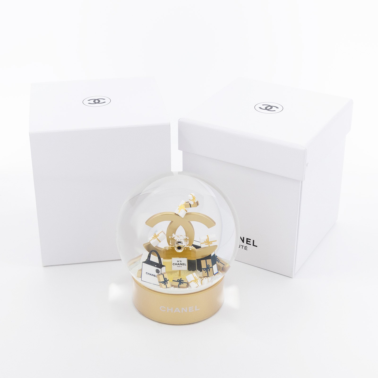 香奈兒 CHANEL N°5 香水瓶雪花球 2023年 聖誕節  白購物袋水晶球 原廠盒子