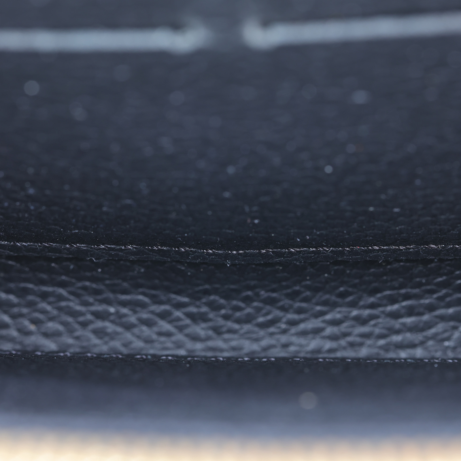 路易威登 LOUIS VUITTON 拉鏈錢包 壓花牛皮 黑色 M61864 晶片款 黑原花壓紋拉鍊長夾 原廠盒子/防塵袋/購買證明