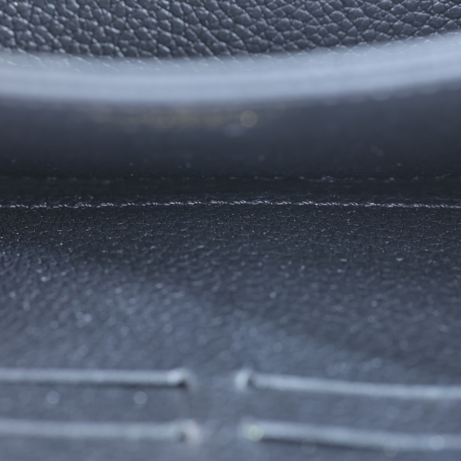 路易威登 LOUIS VUITTON 拉鏈錢包 壓花牛皮 黑色 M61864 晶片款 黑原花壓紋拉鍊長夾 原廠盒子/防塵袋/購買證明