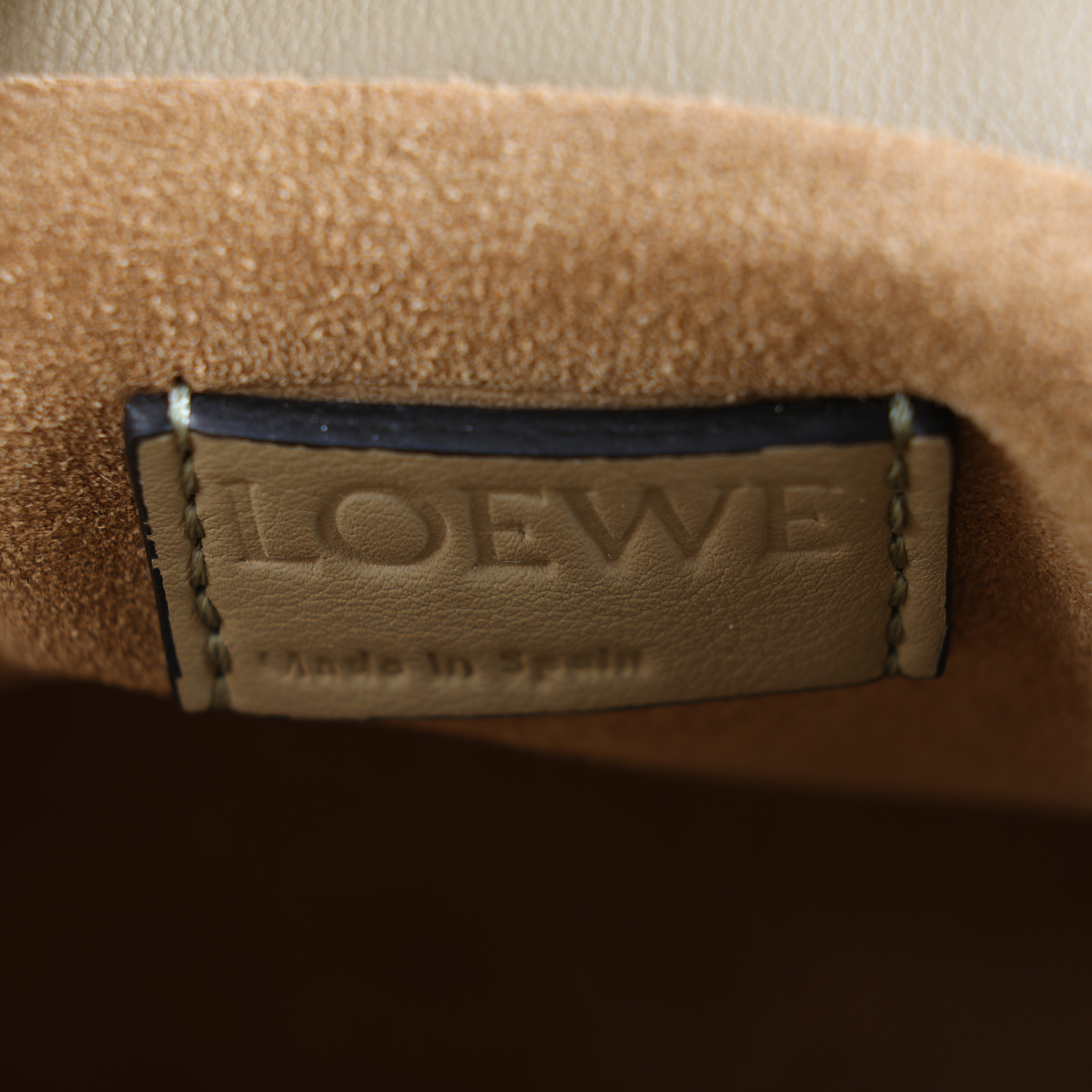羅意威 LOEWE Mini Flamenco clutch 小牛皮 迷你 肩背包  灰綠FLAMENCO MINI 防塵袋