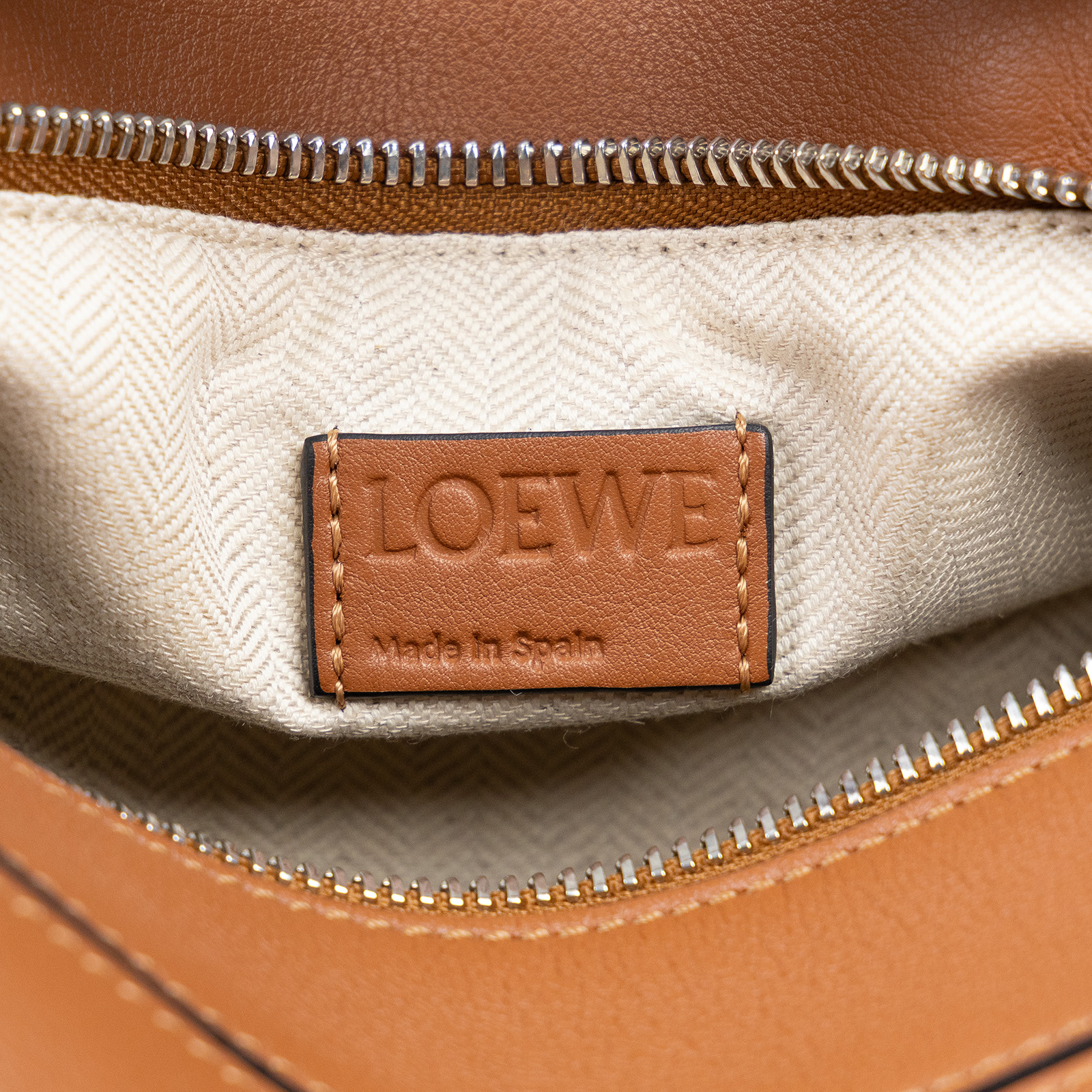 羅意威 LOEWE Mandragora small Puzzle bag 肩背 斜背包 A510P60X41 棕PUZZLE SMALL 防塵袋/背帶
