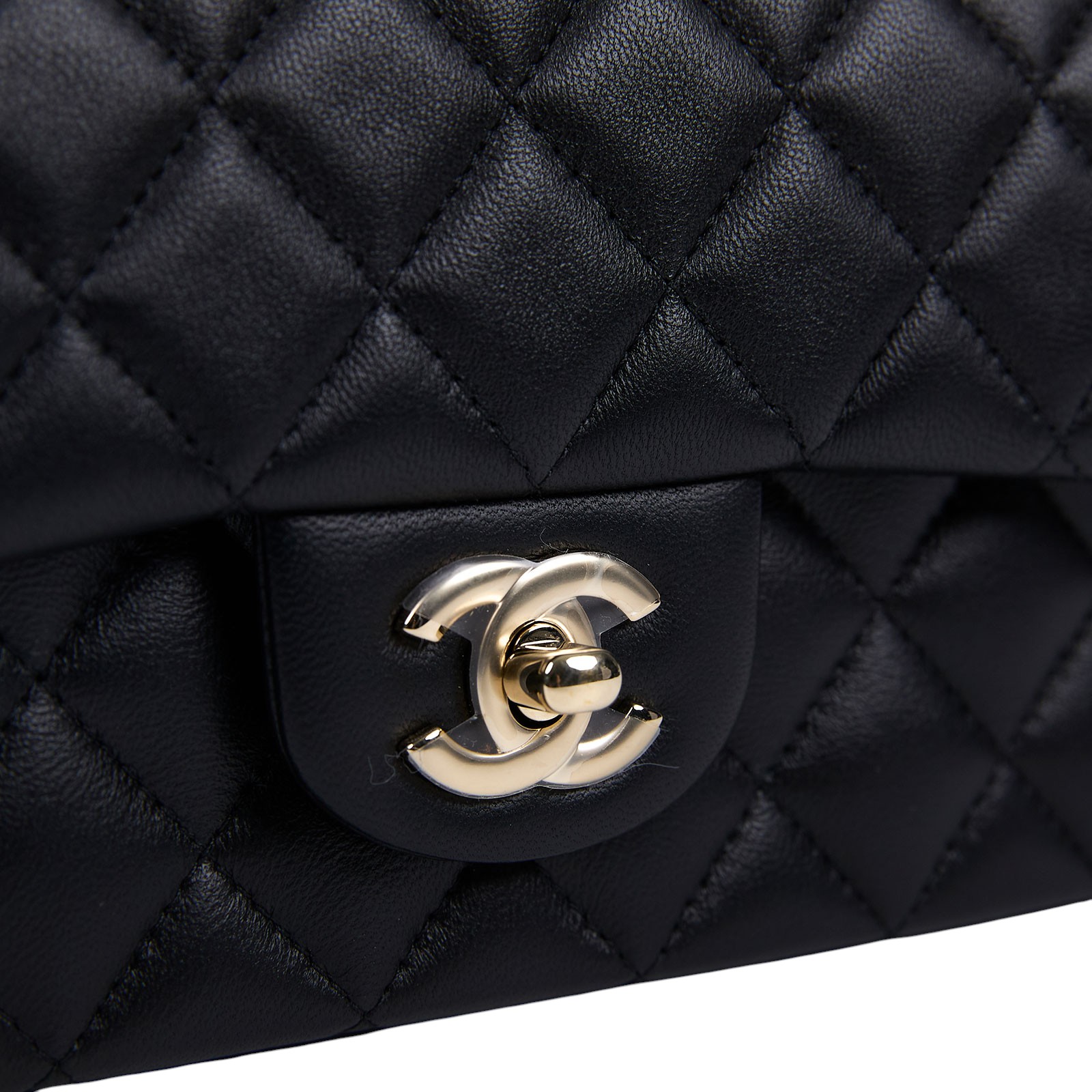 香奈兒 CHANEL Coco 20  肩背 斜背 迷你 口蓋包 AS2431 晶片款 黑金羊COCO HANDLE20 防塵袋