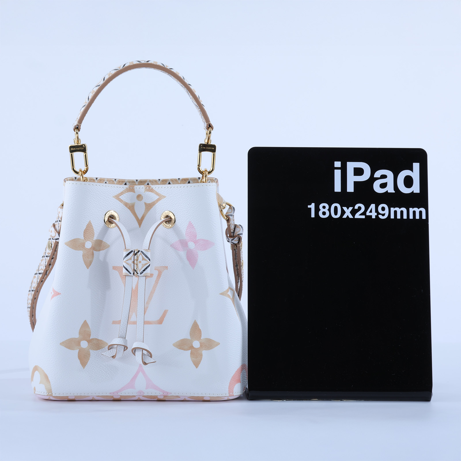 路易威登 LOUIS VUITTON Néonoé BB 束口水桶包 LV By The Pool M22985 晶片款  原廠盒子/防塵袋/背帶