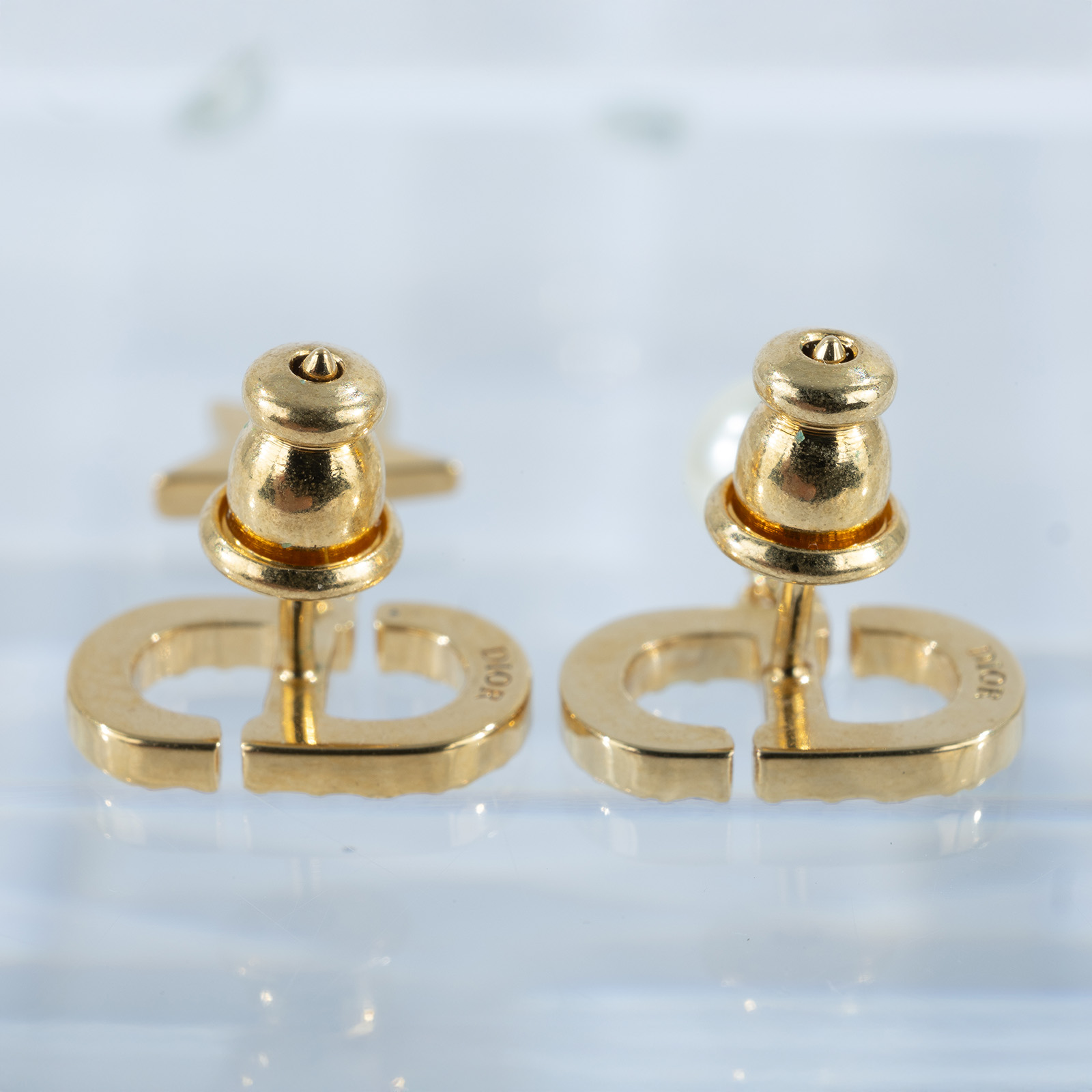 迪奧 CHRISTIAN DIOR Petit CD Lucky Charms 耳釘 金色 E3714WOMCY_D03S CD珍珠星星耳環 防塵袋