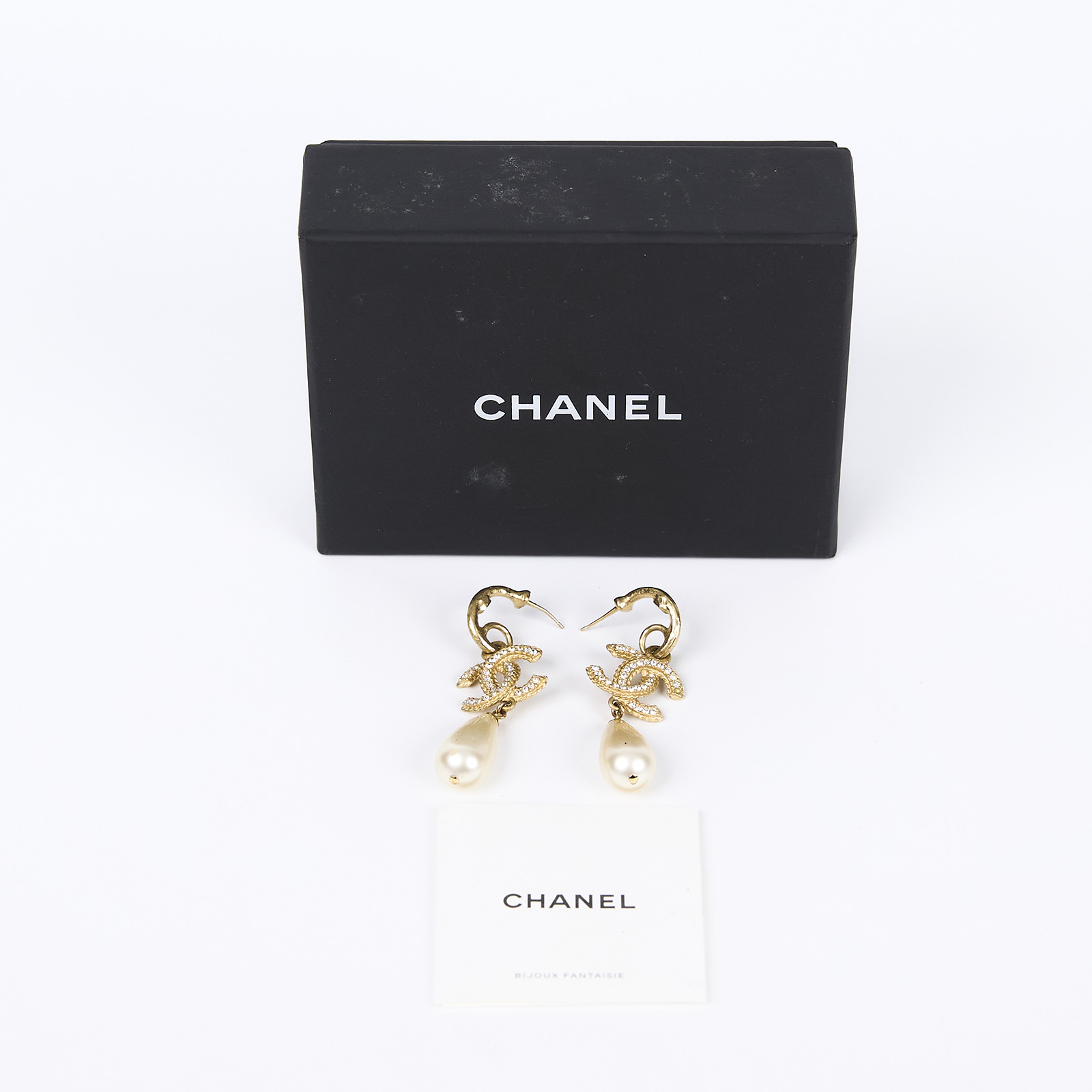 香奈兒 CHANEL 耳釘 A20P 珍珠垂墜雙C耳環 原廠盒子/防塵袋