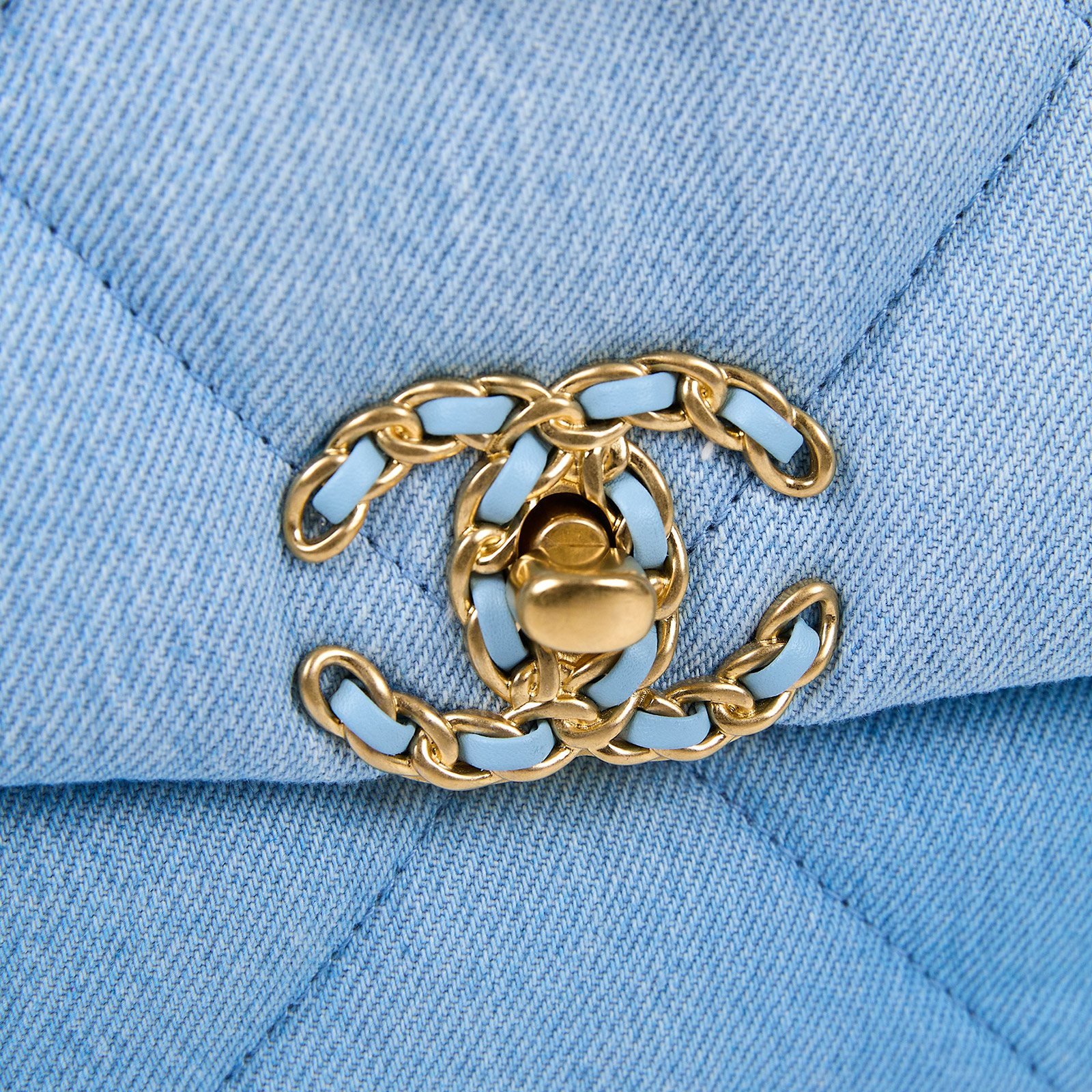 香奈兒 CHANEL 19 口蓋包 菱格紋 金銀鍊帶 手提 肩背包 AS1160 B15082 淺藍牛仔19 26CM 原廠盒子/防塵袋/購買證明