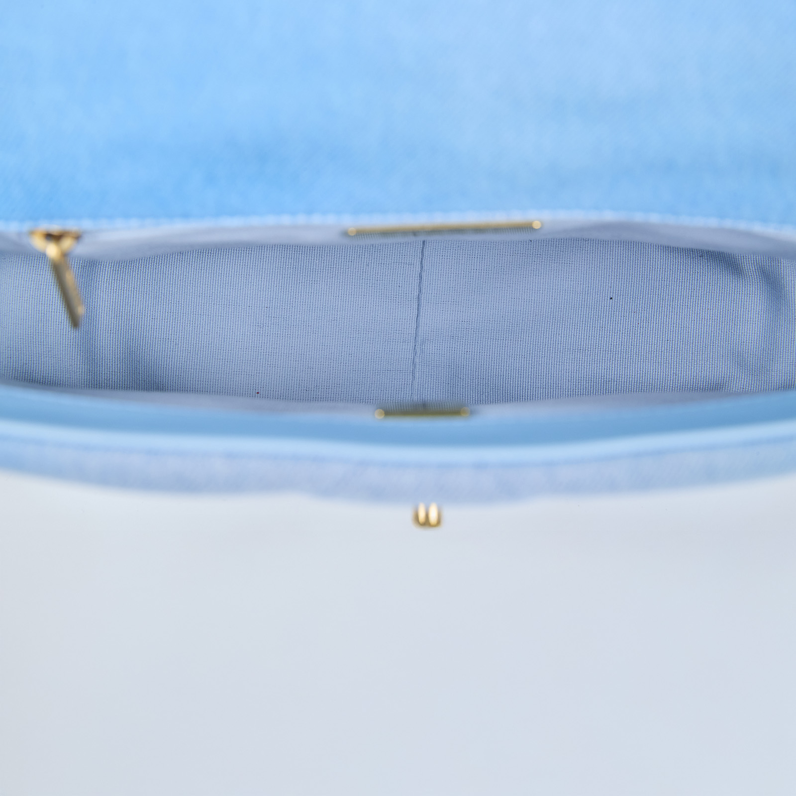 香奈兒 CHANEL 19 口蓋包 菱格紋 金銀鍊帶 手提 肩背包 AS1160 B15082 淺藍牛仔19 26CM 原廠盒子/防塵袋/購買證明