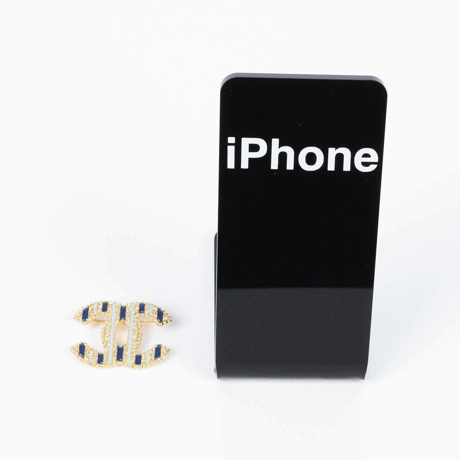 香奈兒 CHANEL 胸針 飾品 A24P 藍金直條紋雙C胸針 原廠盒子